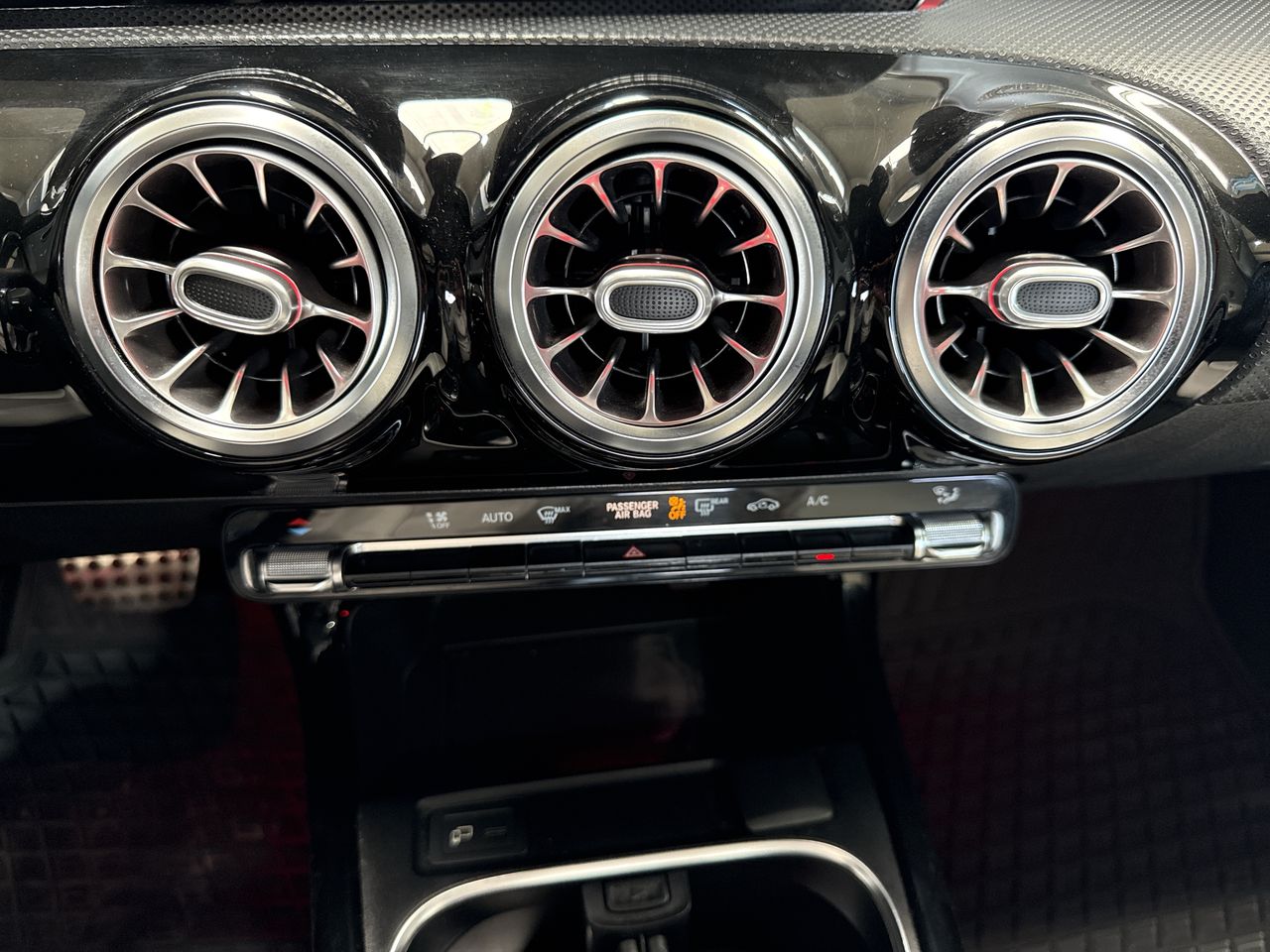2020 Mercedes-Benz CLASE A A 200 SPORT SEDÁN
