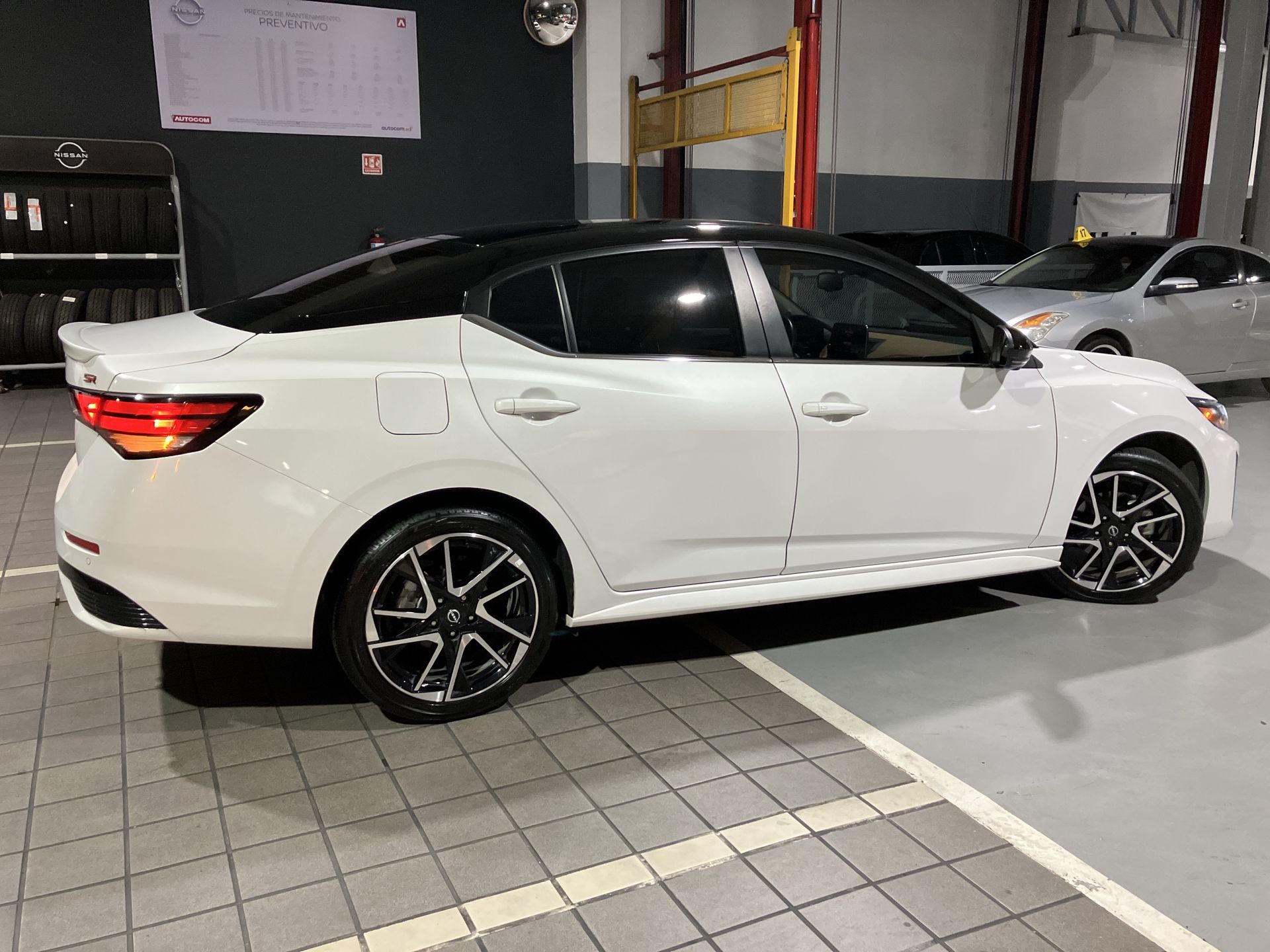 2024 Nissan SENTRA PLATINUM BITONO CVT 25