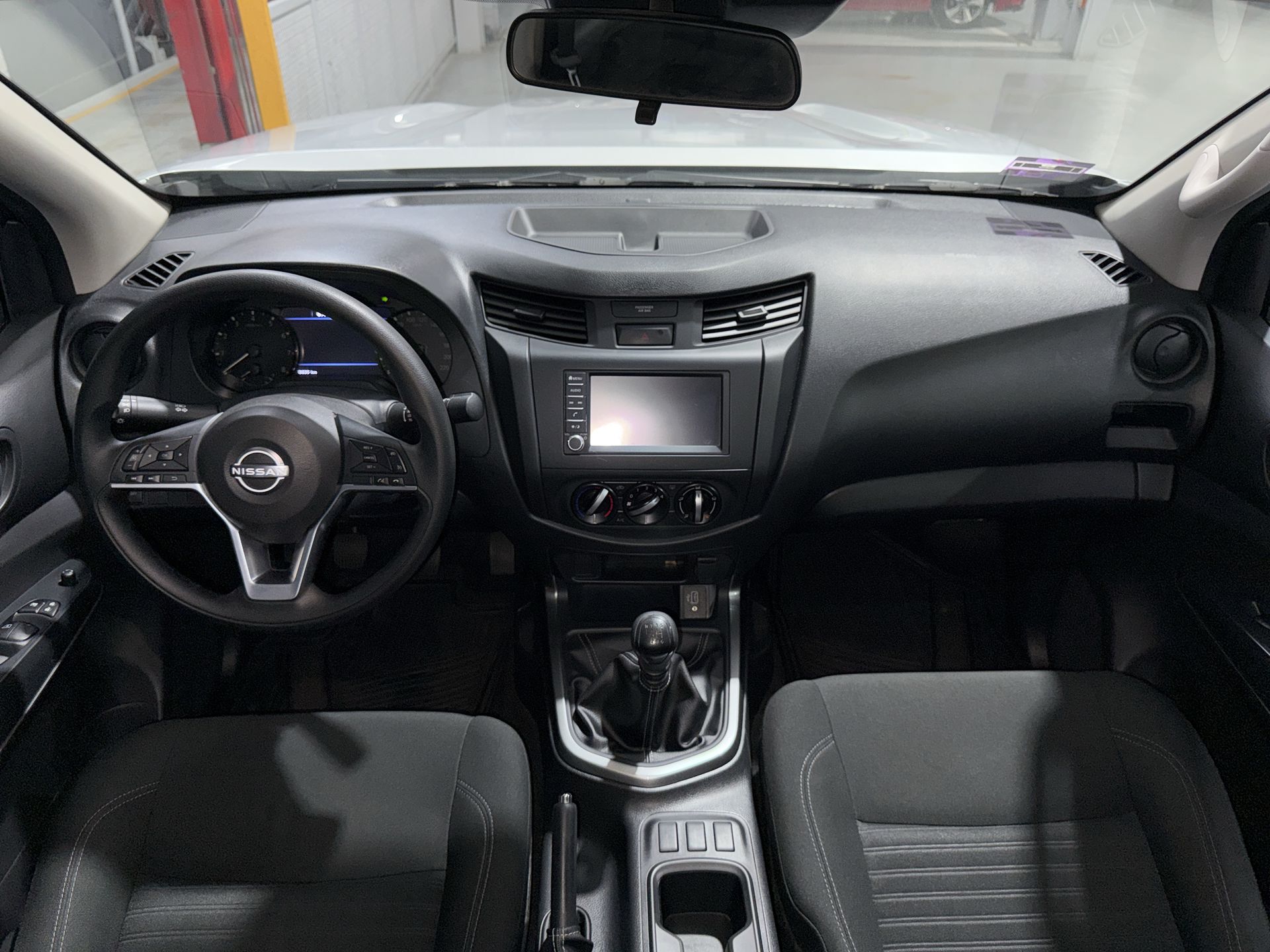 2025 Nissan FRONTIER XE TM 25
