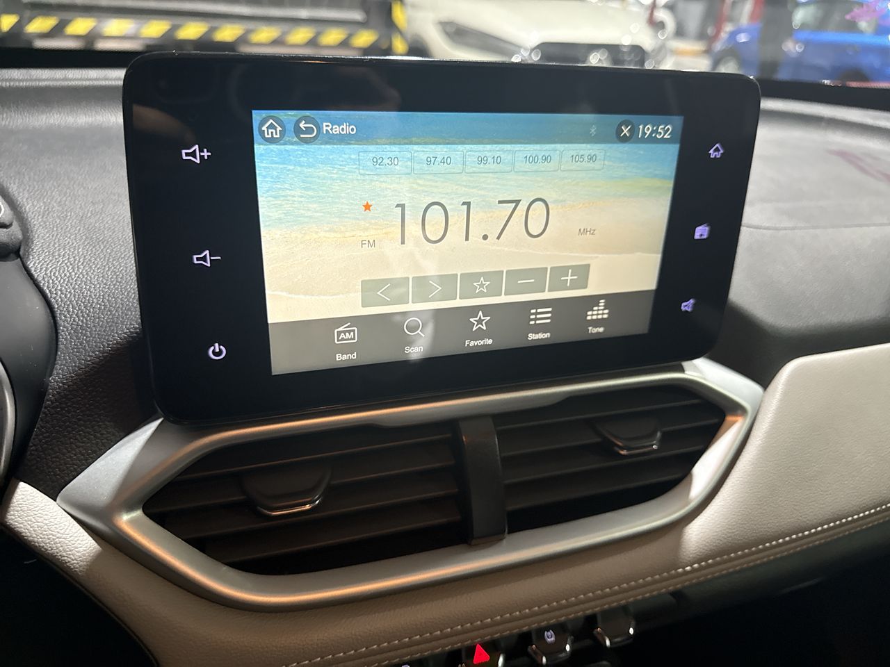 2022 Chevrolet GROOVE LT AT