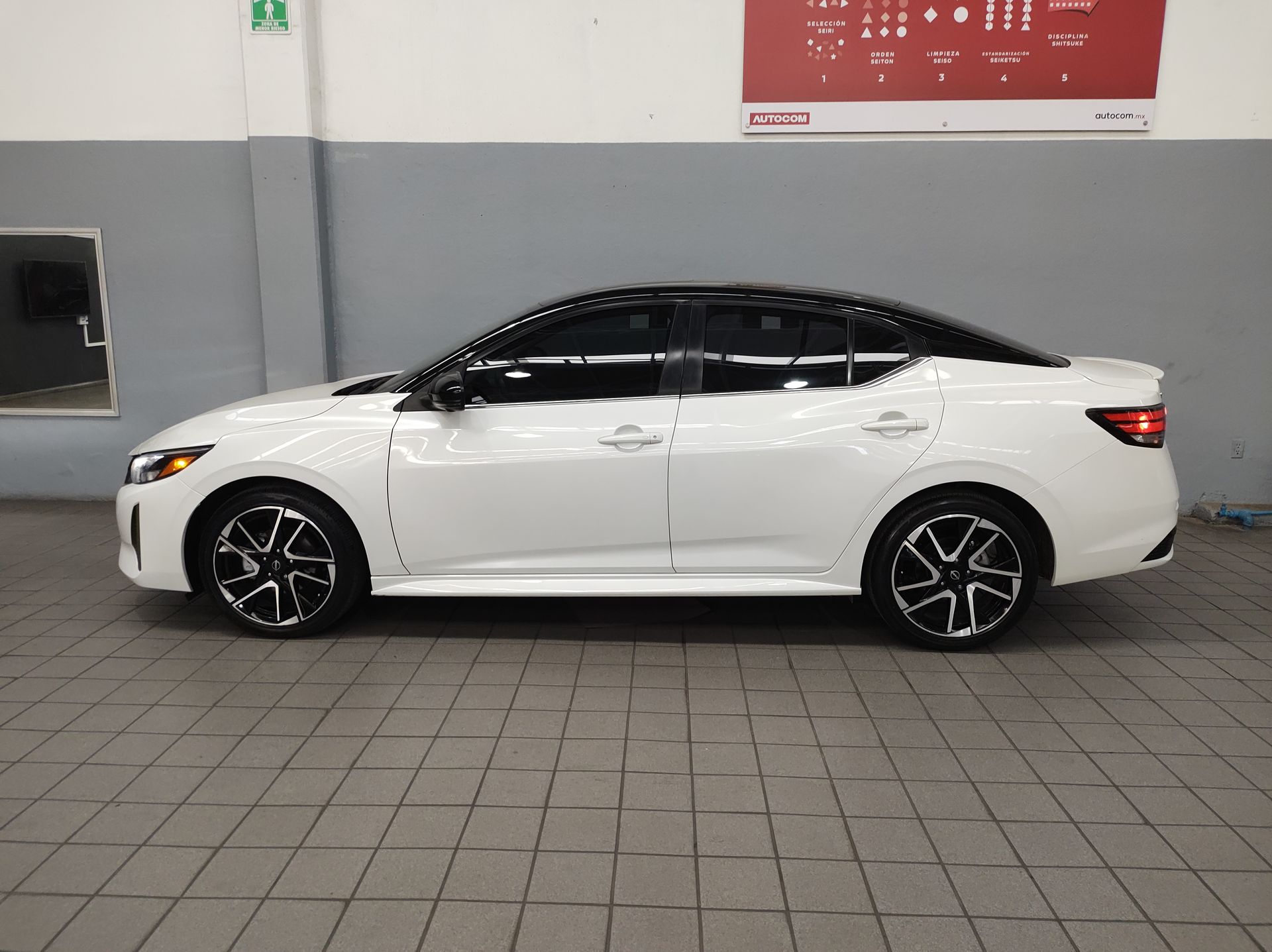 2024 Nissan SENTRA SR BITONO CVT 24