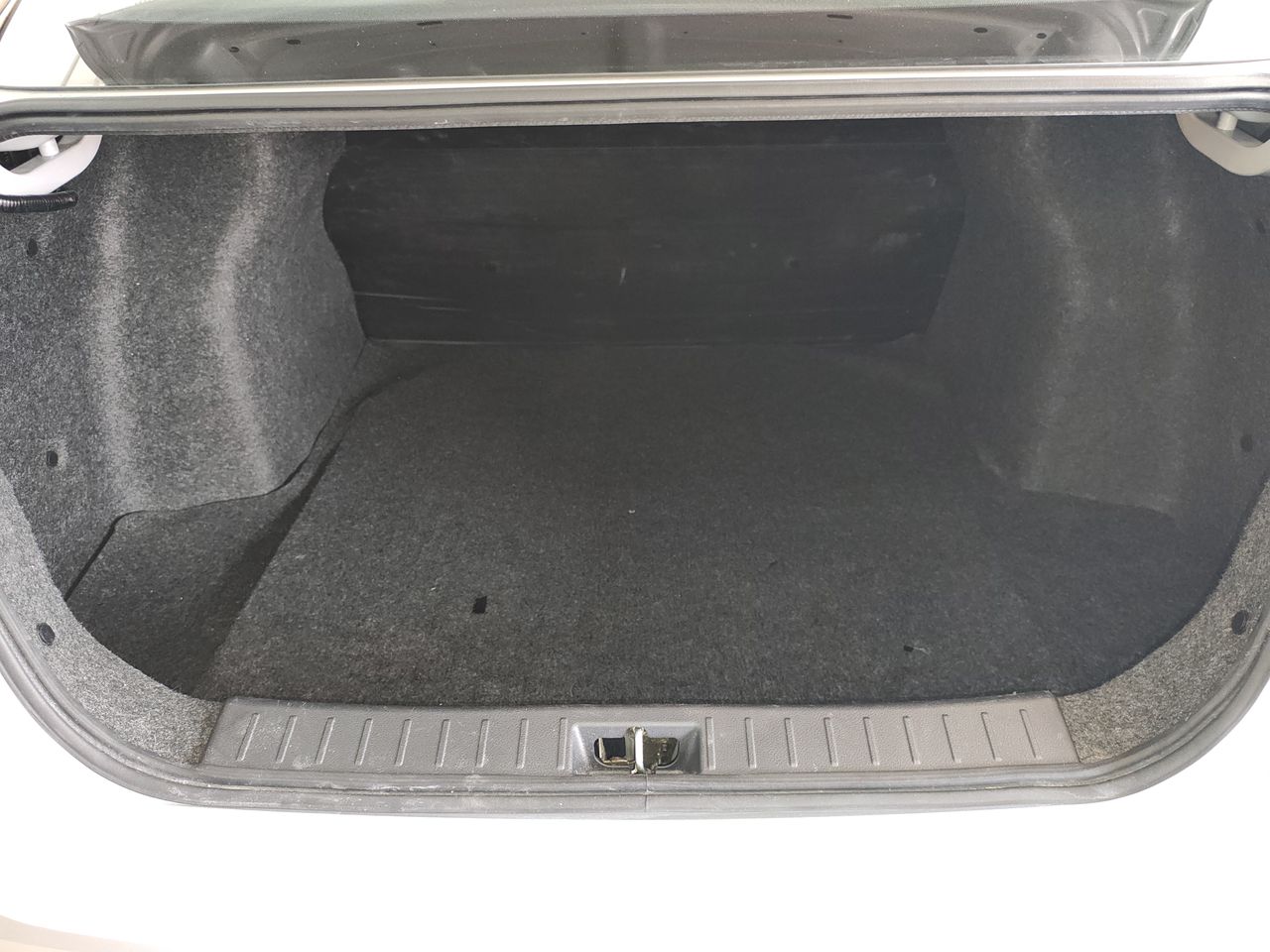 2020 Nissan VERSA SENSE MT