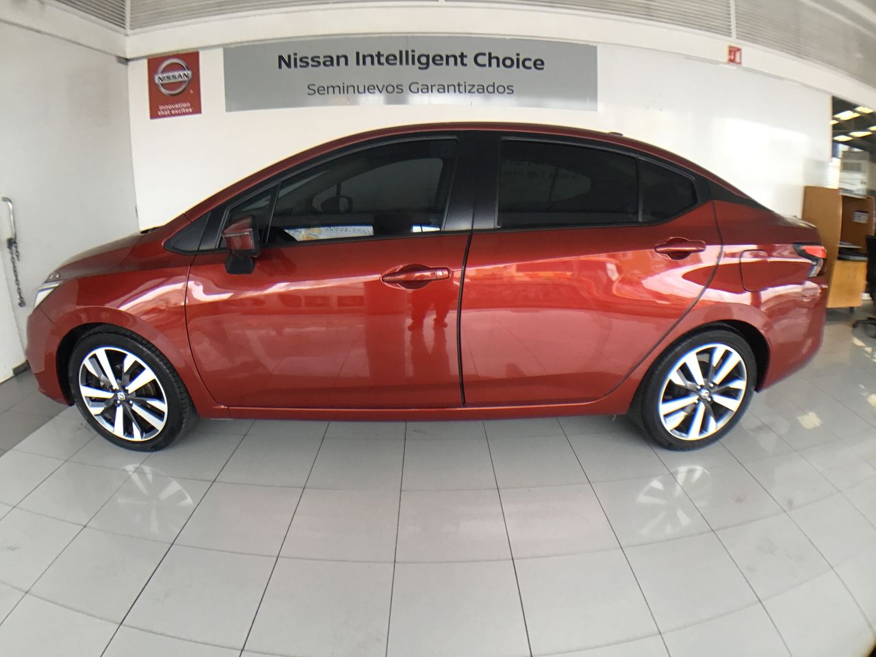 2020 Nissan VERSA PLATINUM CVT