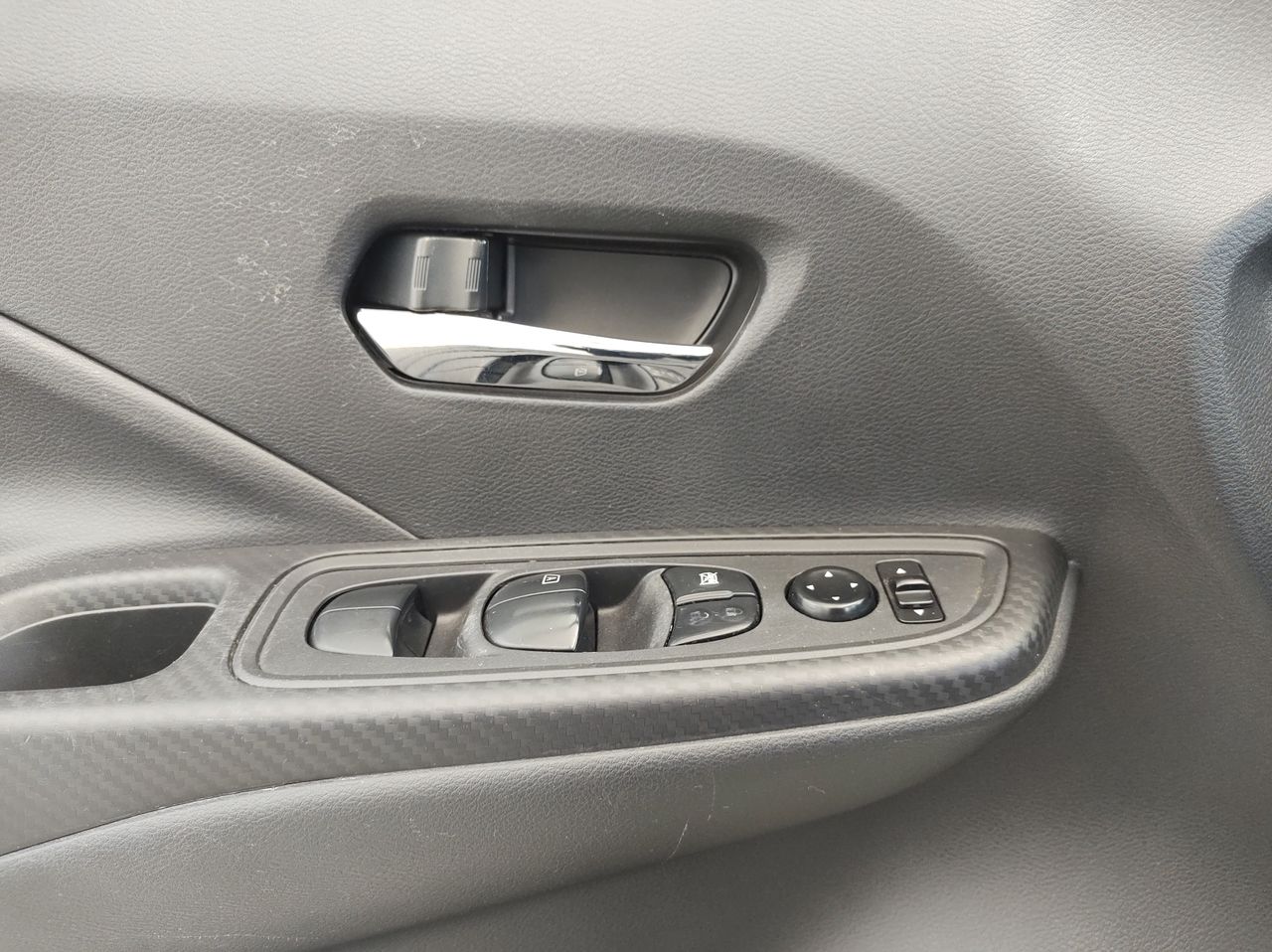 2021 Nissan VERSA SENSE MT 21