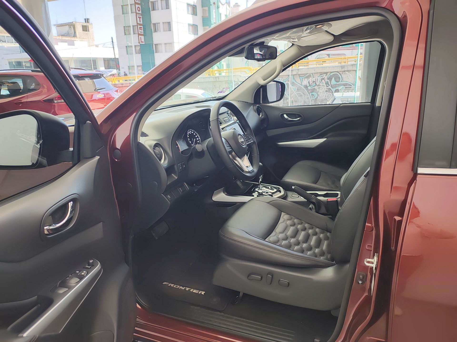 2024 Nissan FRONTIER FRONTIER LE TA 24