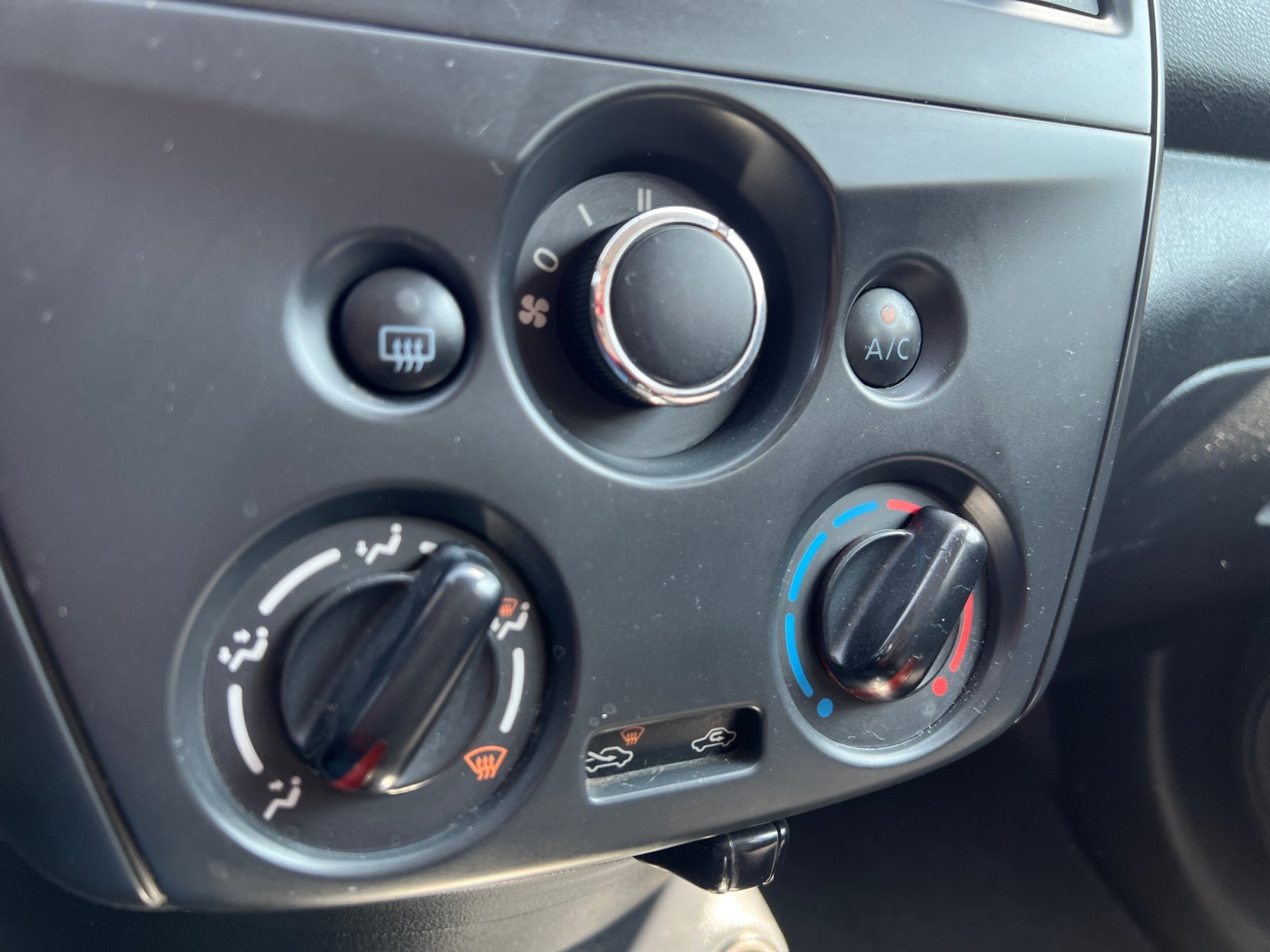 2018 Nissan VERSA SENSE AT AC