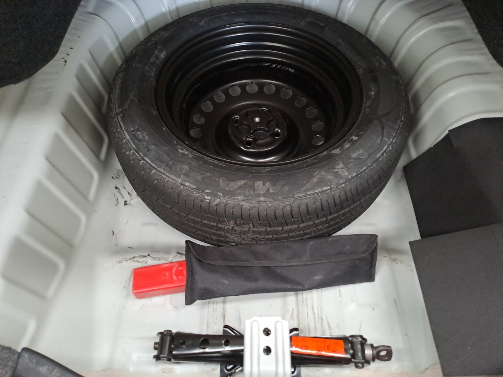 2022 Nissan V-DRIVE V-DRIVE T/M A/C