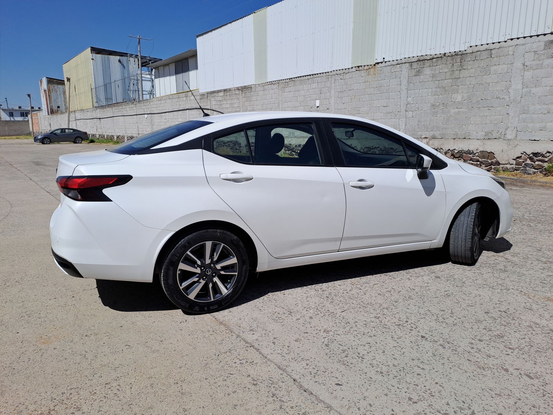 2022 Nissan VERSA ADVANCE CVT 22