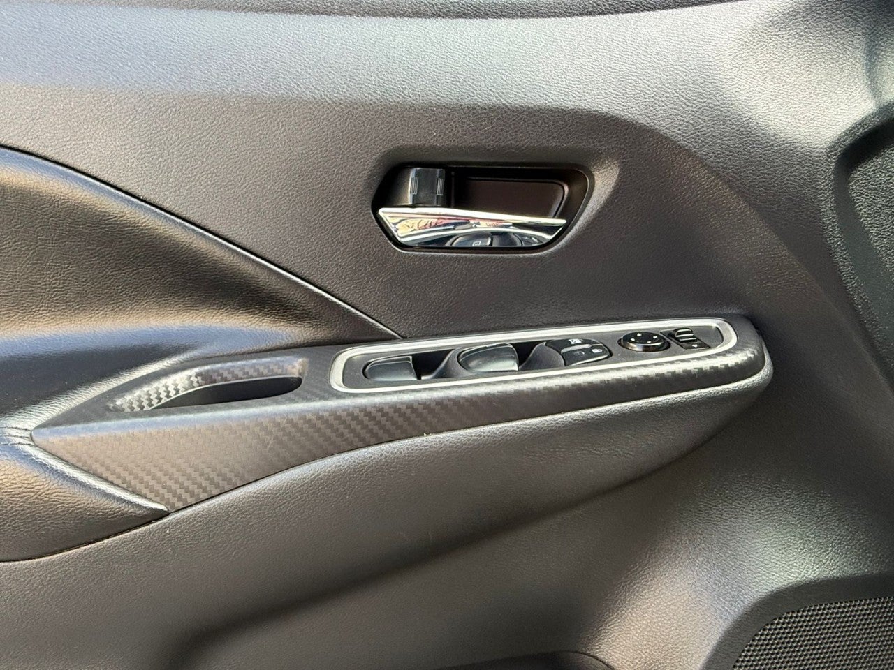 2021 Nissan VERSA PLATINUM CVT 21