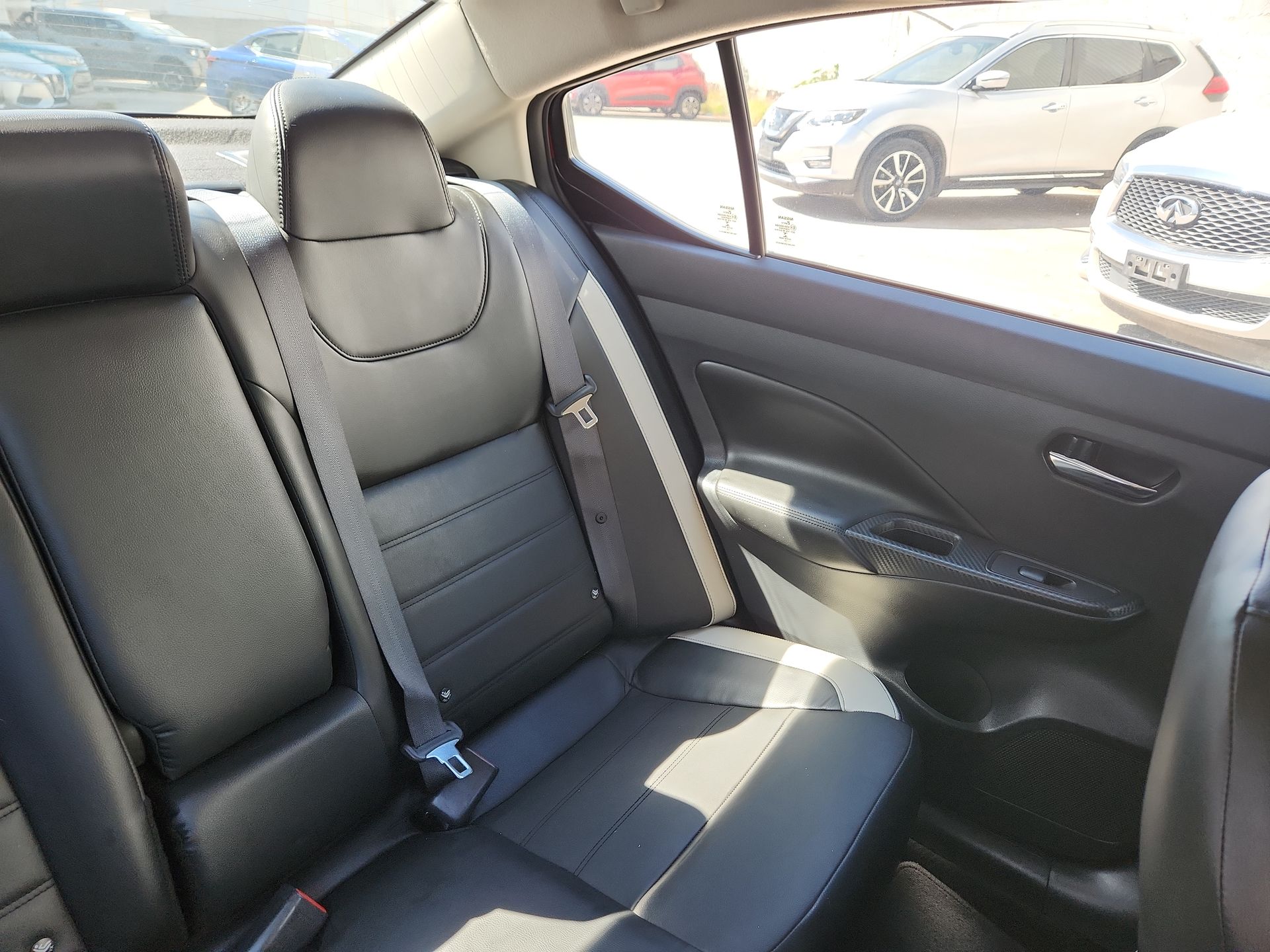 2021 Nissan VERSA PLATINUM CVT 21