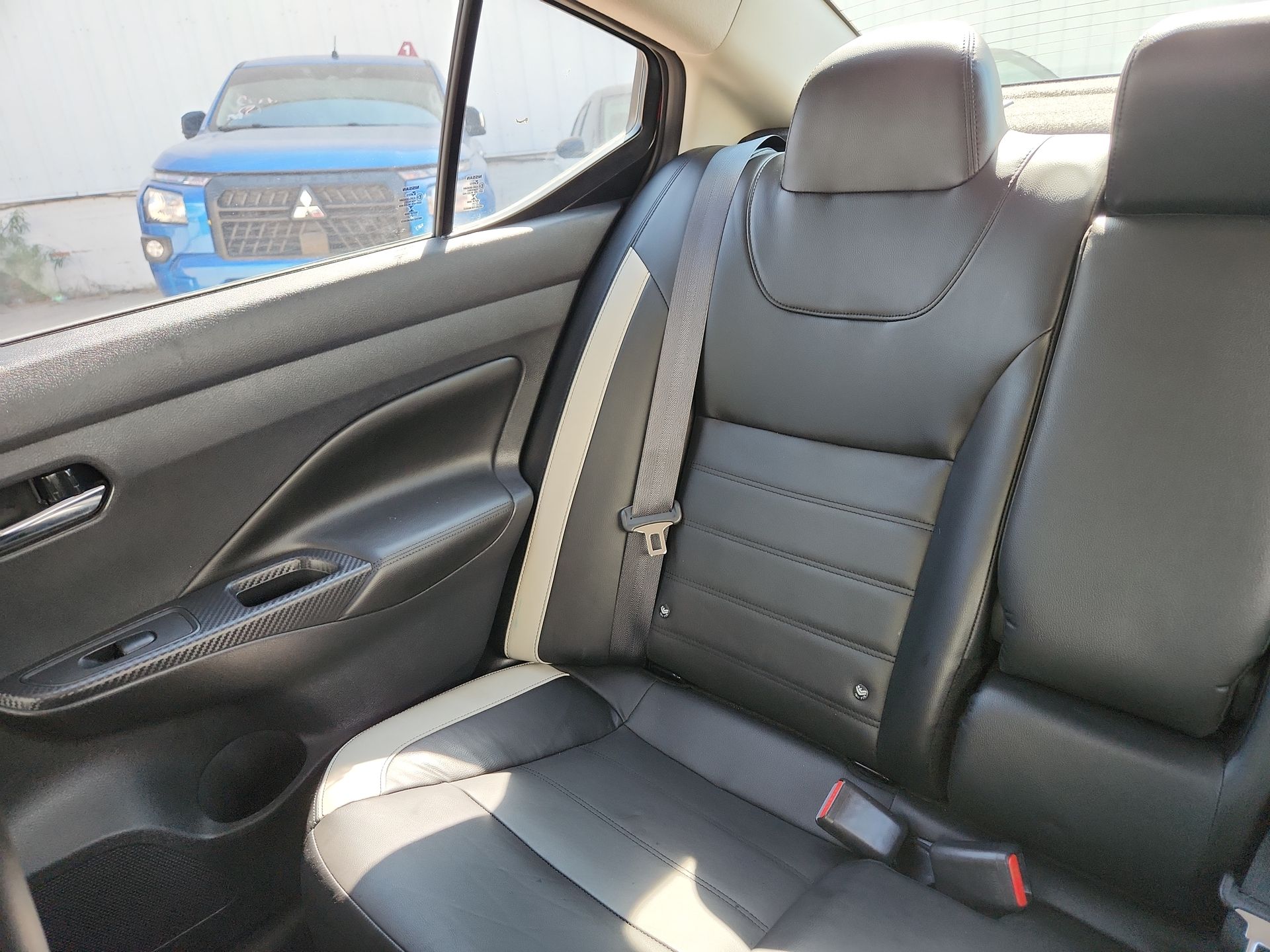 2021 Nissan VERSA PLATINUM CVT 21