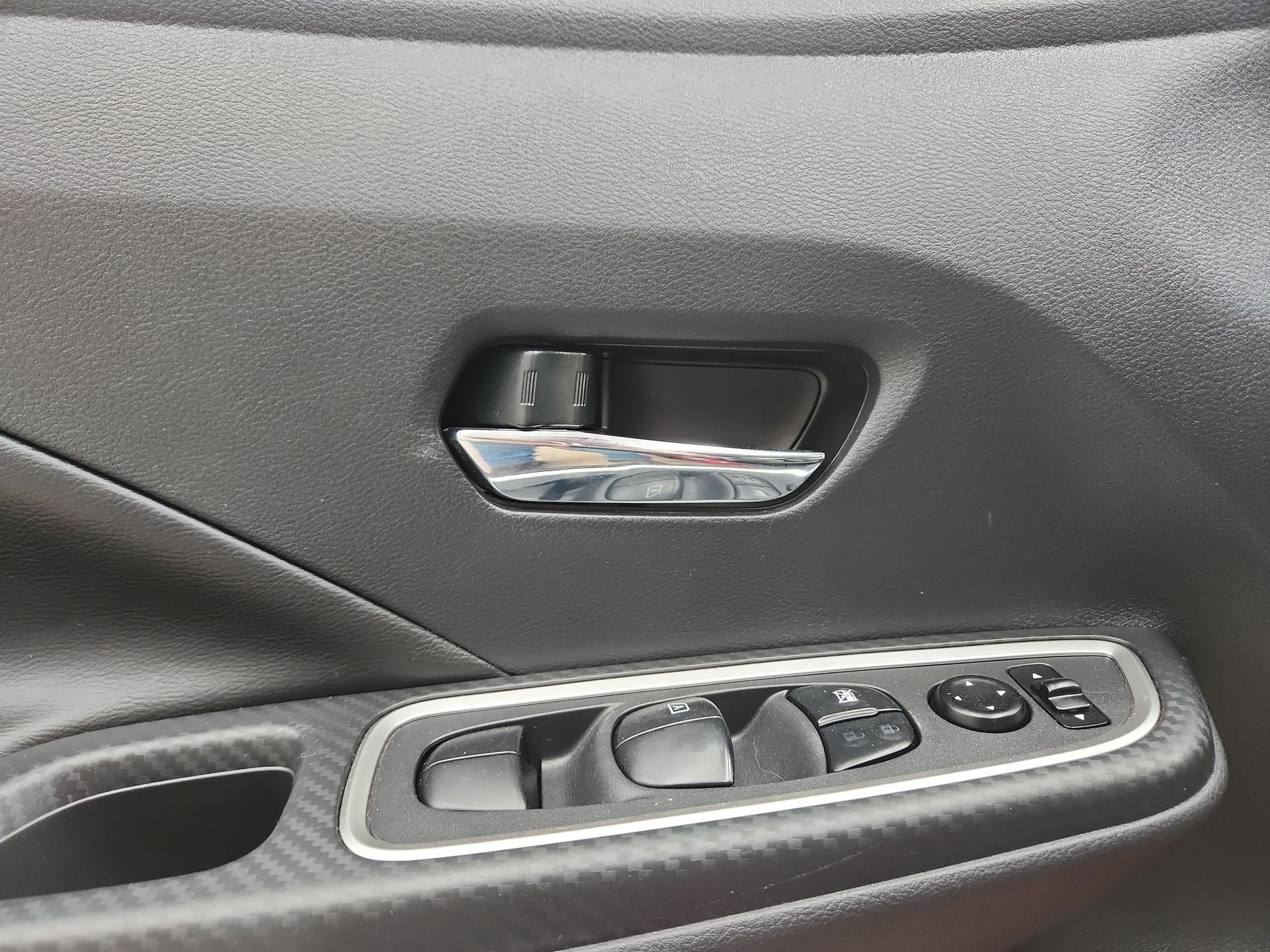 2021 Nissan VERSA PLATINUM CVT 21