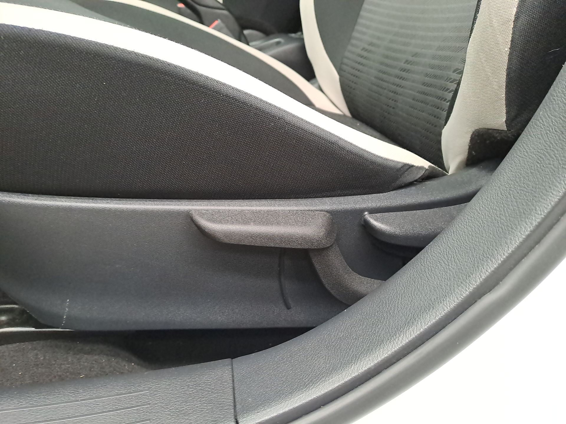 2022 Nissan VERSA ADVANCE CVT 22