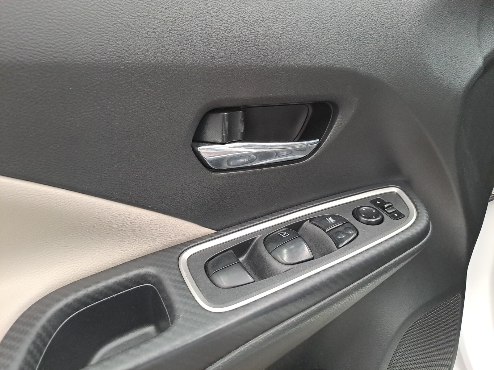 2021 Nissan VERSA EXCLUSIVE CVT 21