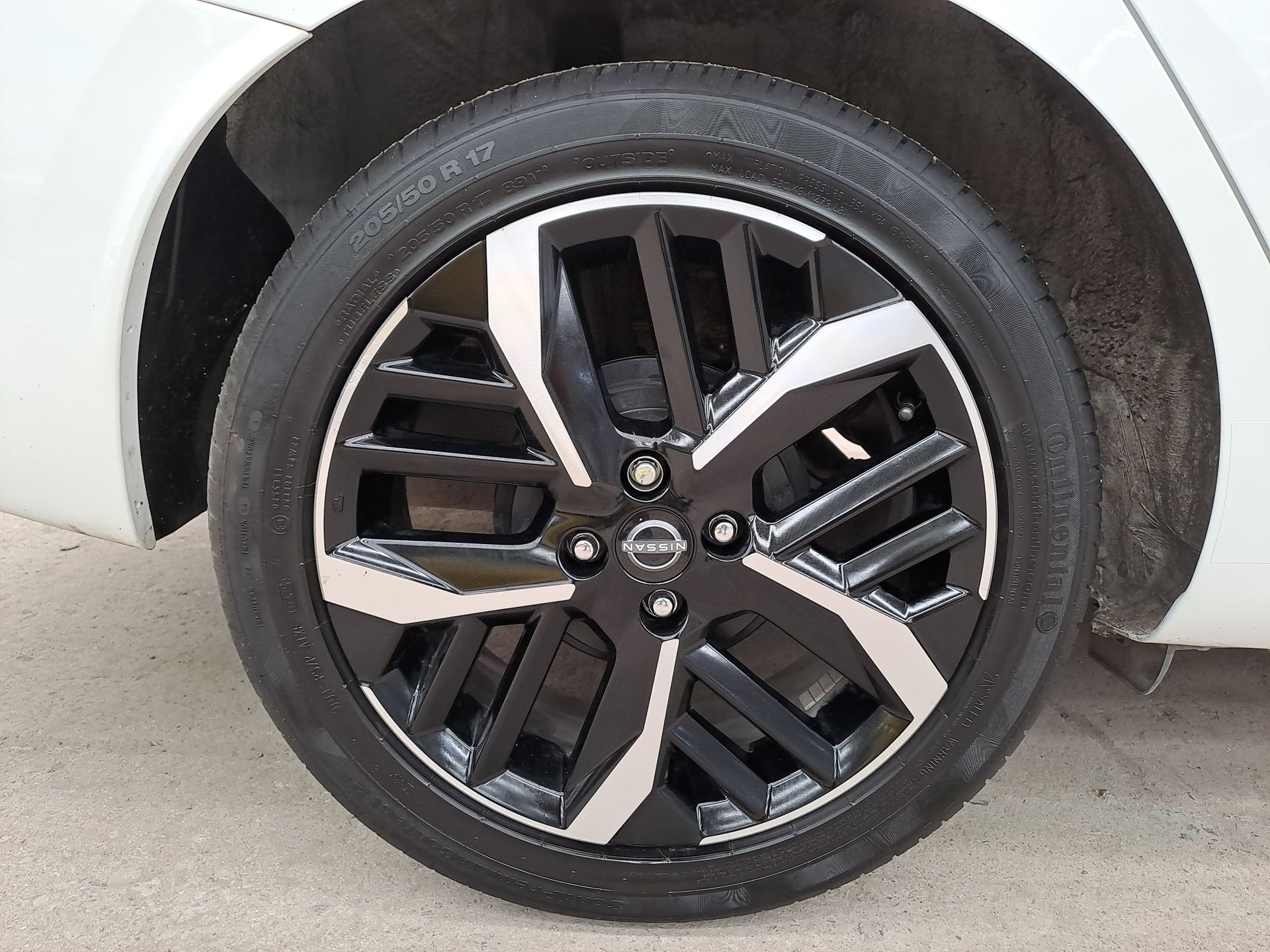 2025 Nissan VERSA SR CVT 25