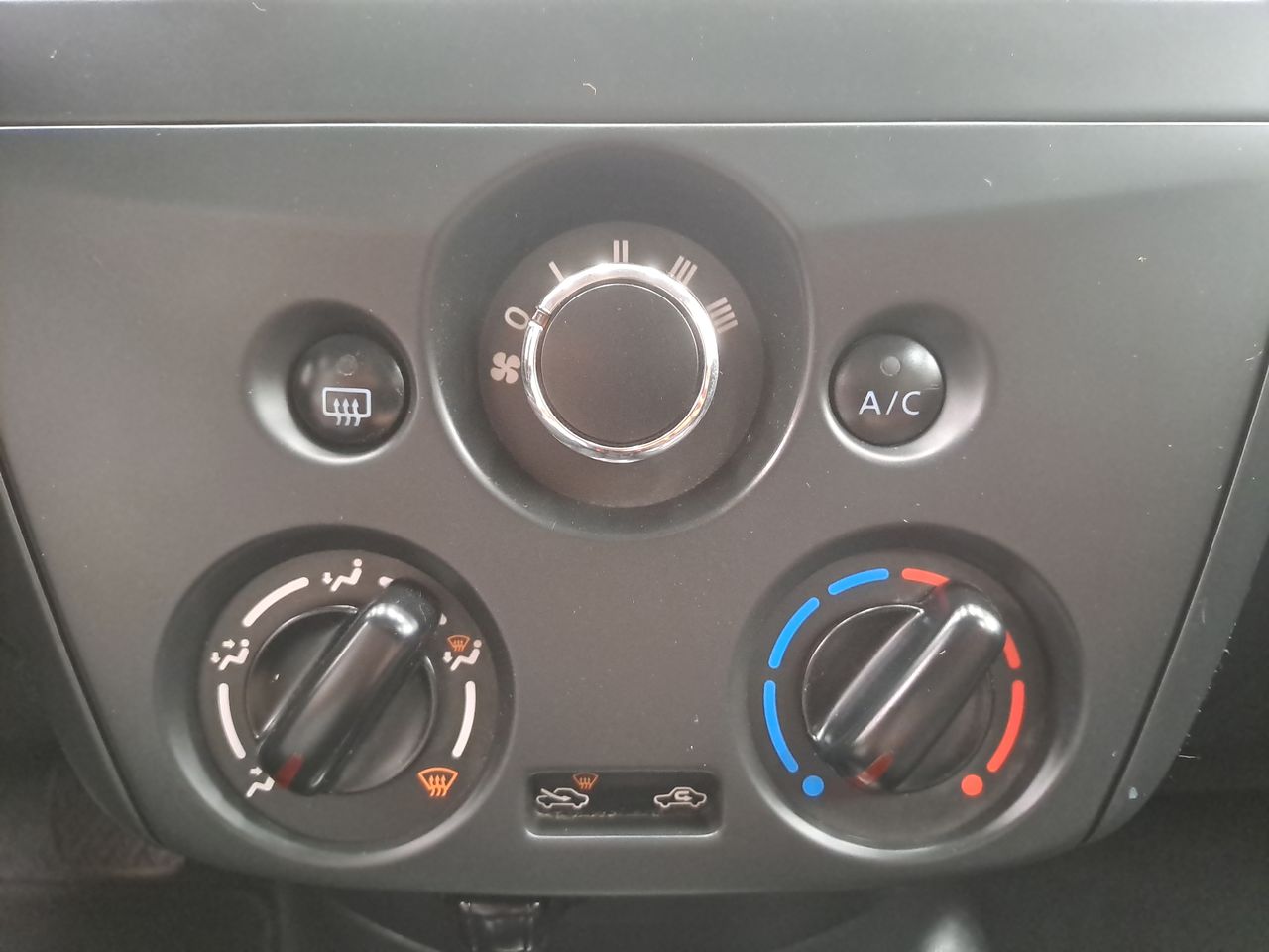 2018 Nissan VERSA SENSE AT AC