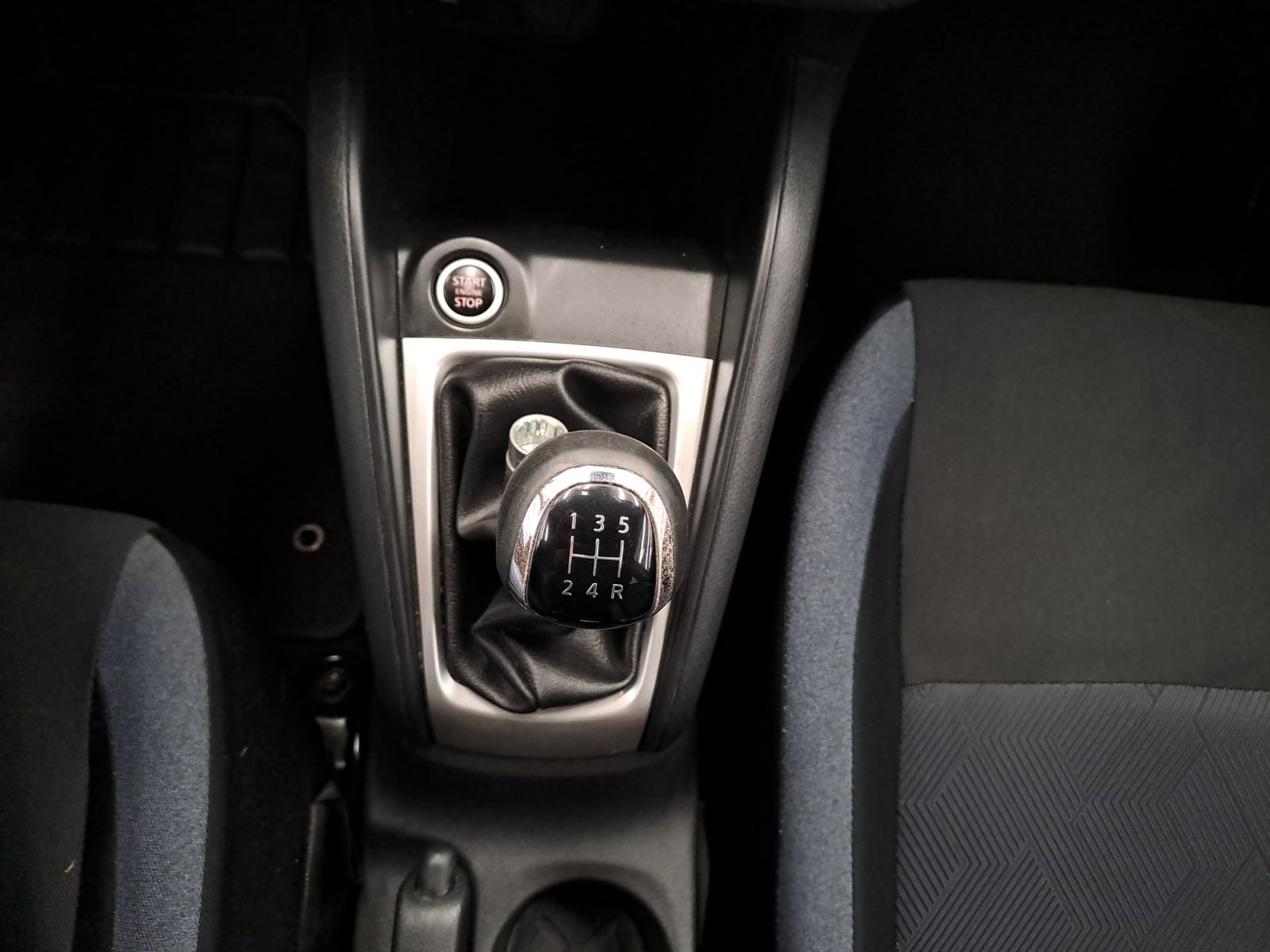 2024 Nissan VERSA ADVANCE MT 24