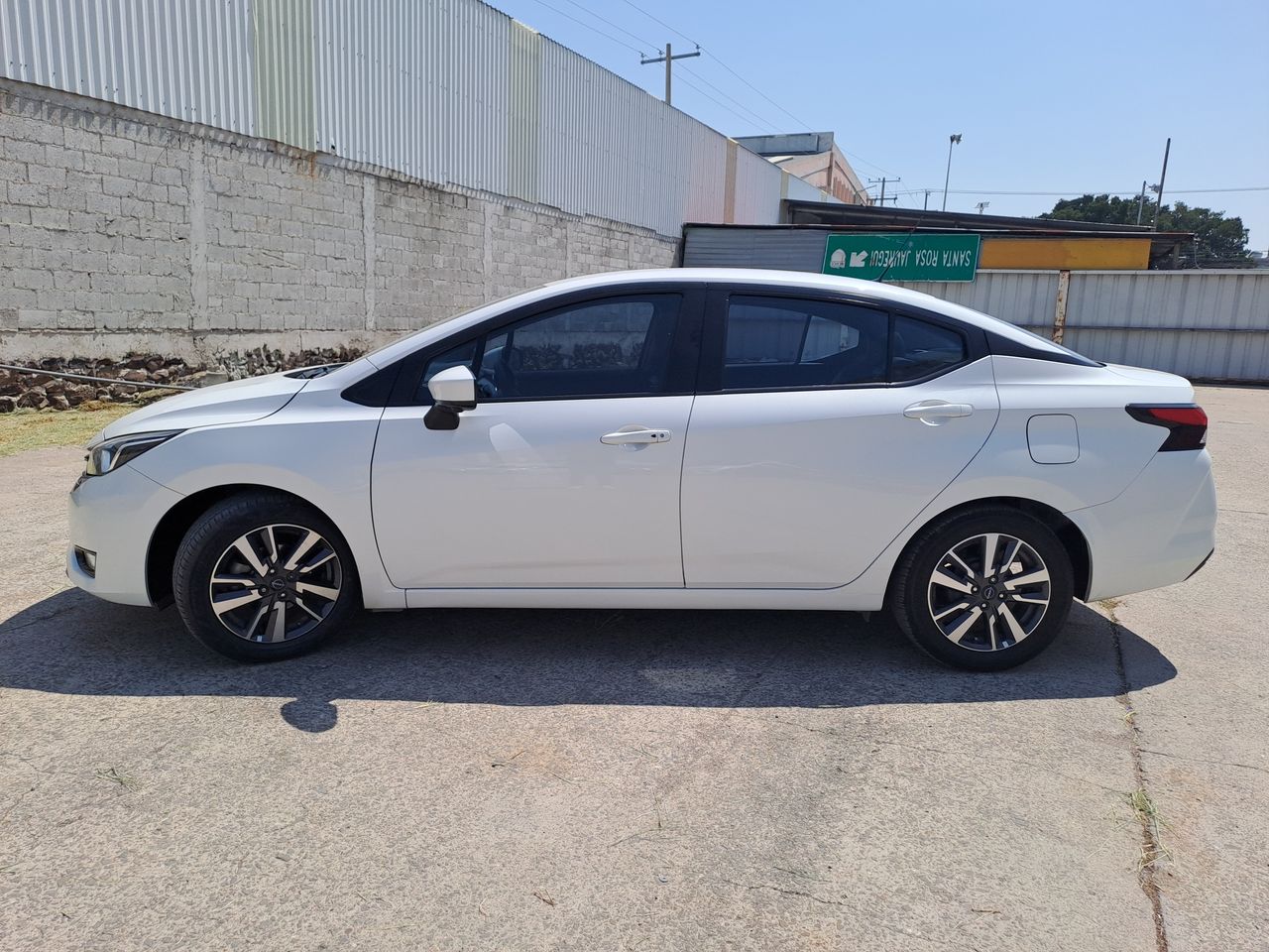 2023 Nissan VERSA ADVANCE MT 23