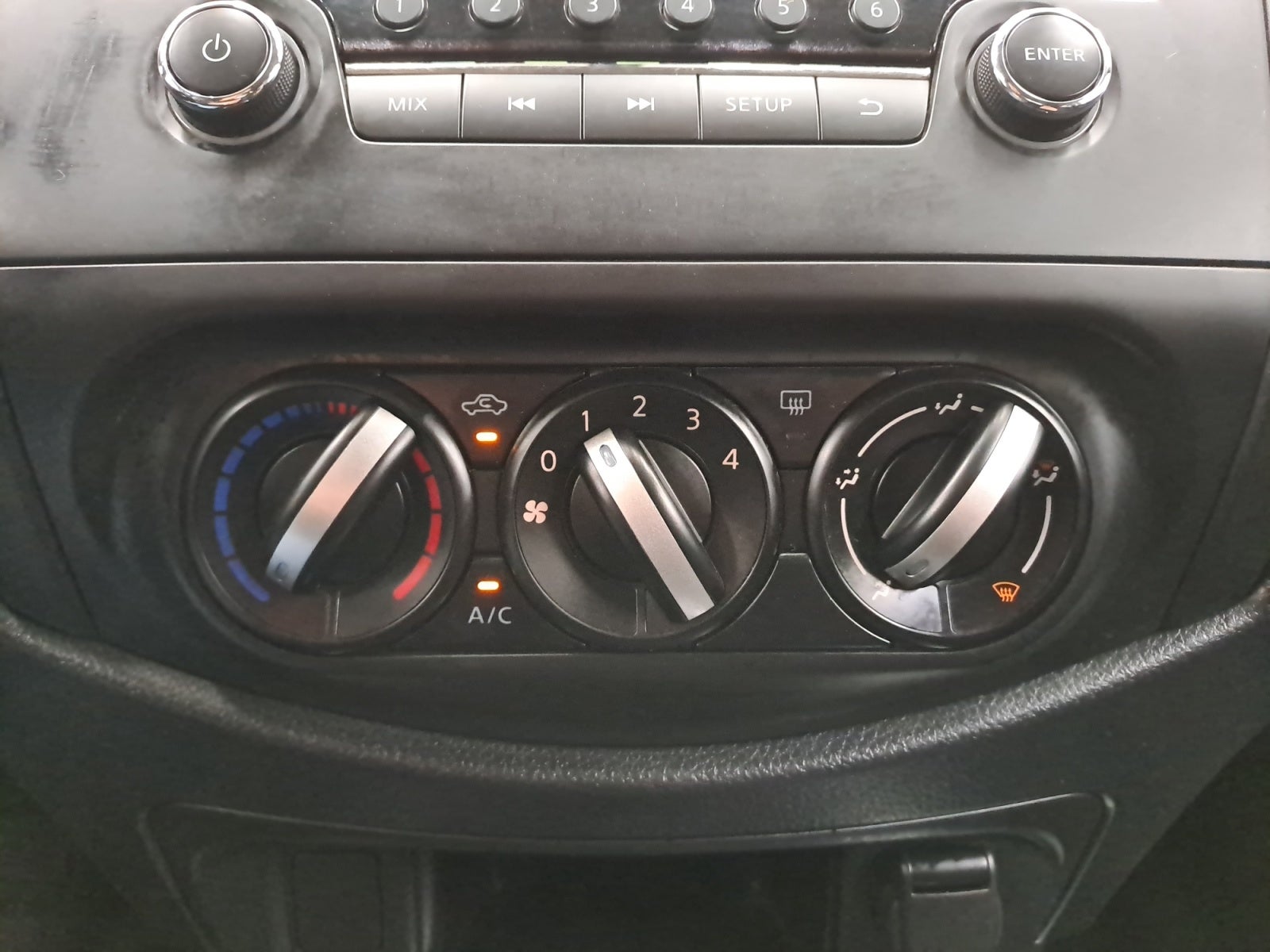 2024 Nissan FRONTIER FRONTIER XE TM 24