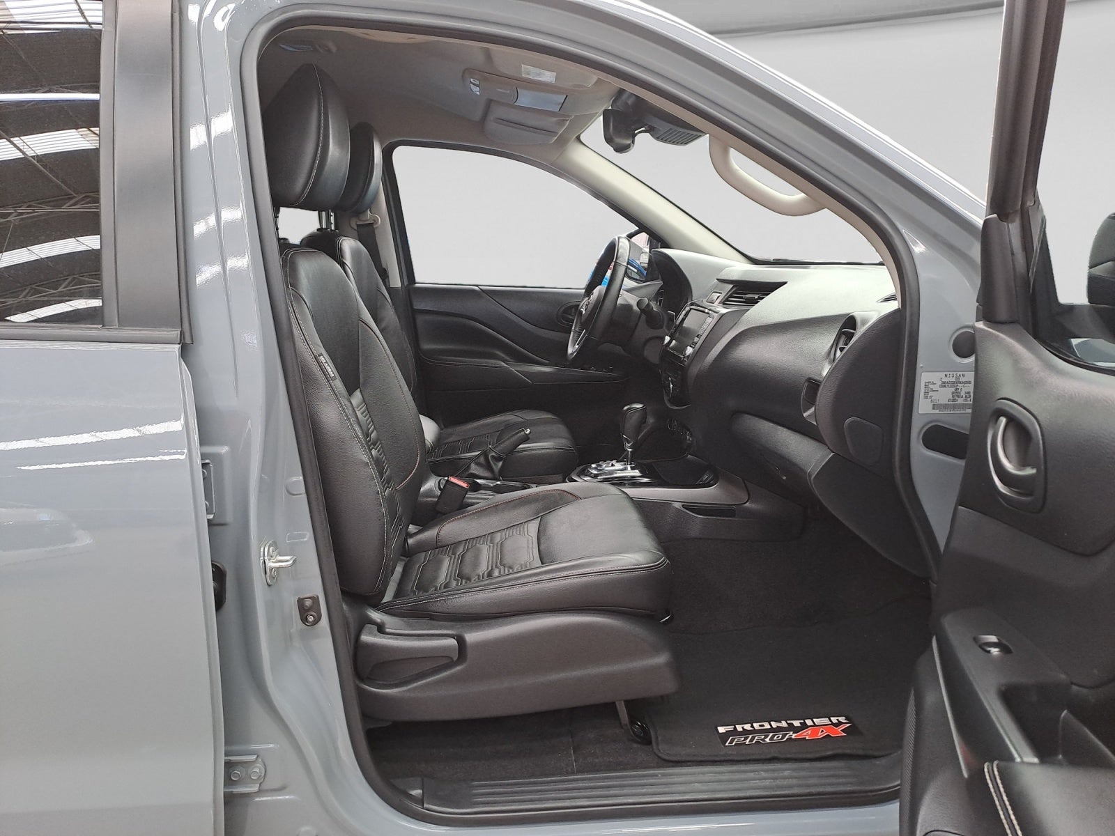 2024 Nissan FRONTIER FRONTIER PRO-4X 4X4 TA 24