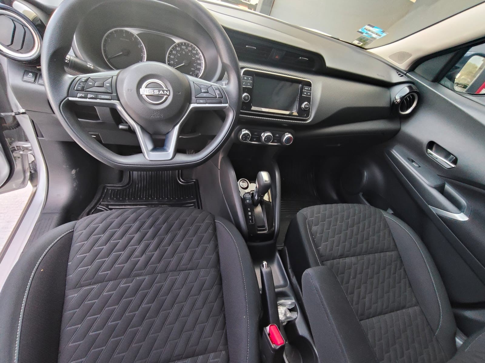 2022 Nissan KICKS KICKS ADVANCE CVT NEGRO