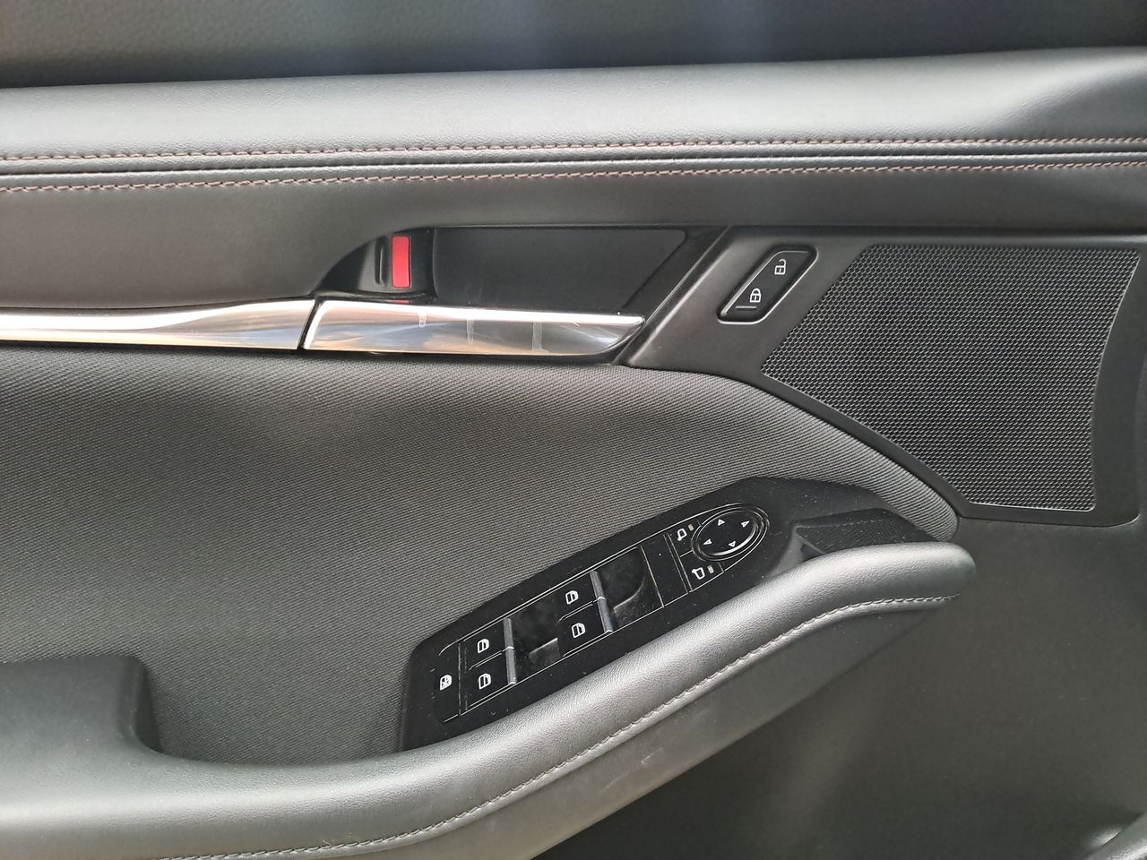 2020 Mazda MAZDA3 I SPORT T/A HATCHBACK