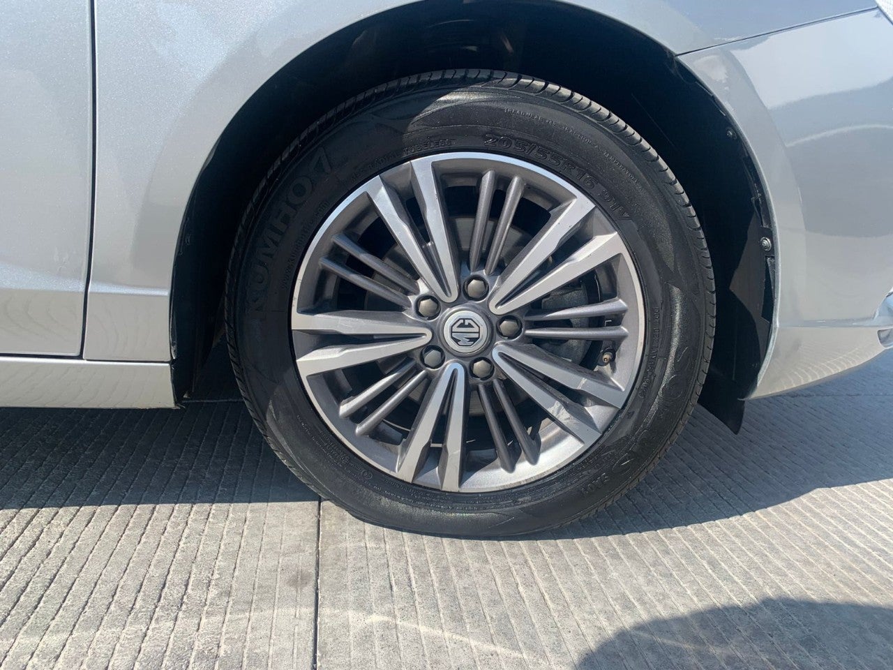 2024 MG MG5 1.5L DEL ELEGANCE MT