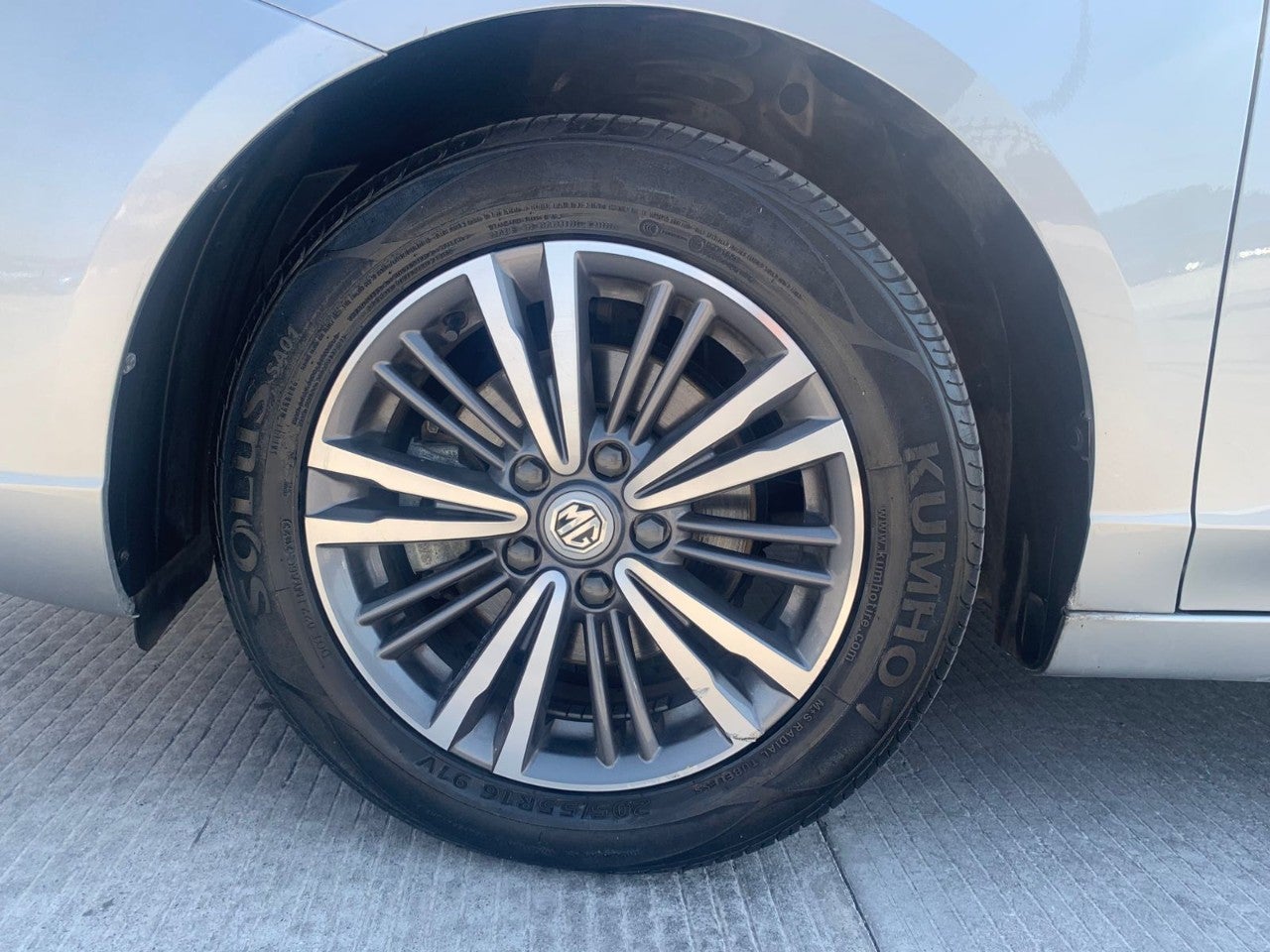 2024 MG MG5 1.5L DEL ELEGANCE MT