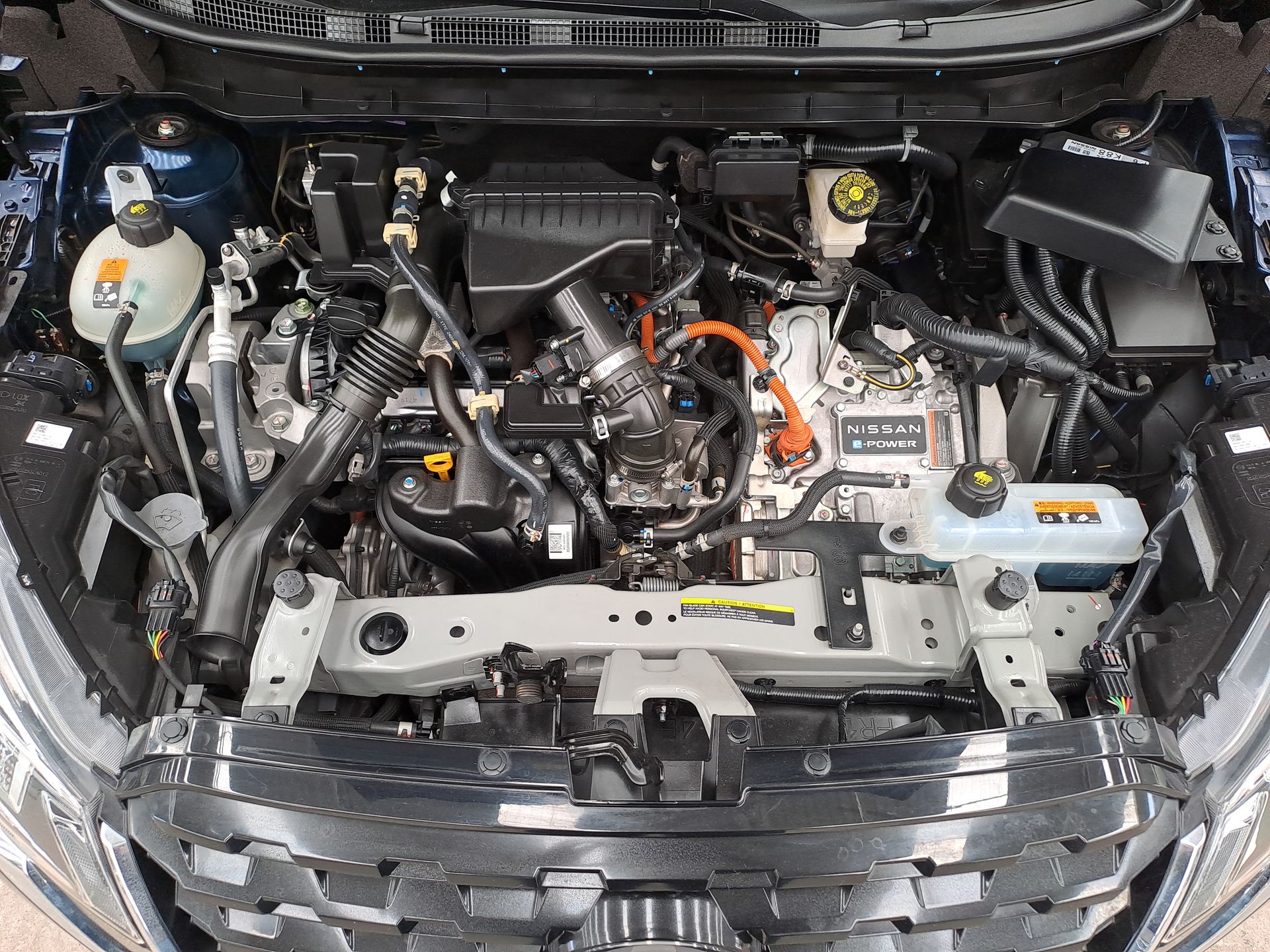 2025 Nissan KICKS PLATINUM E-POWER 25