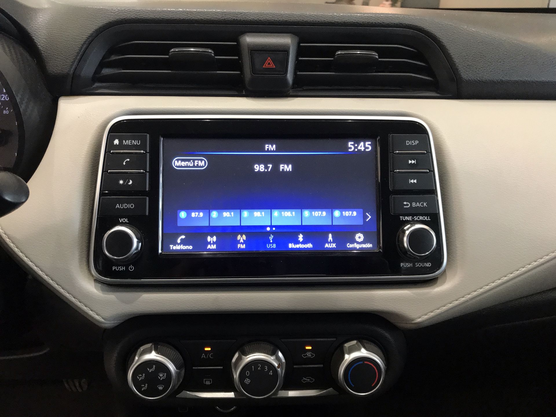 2022 Nissan VERSA ADVANCE MT 22