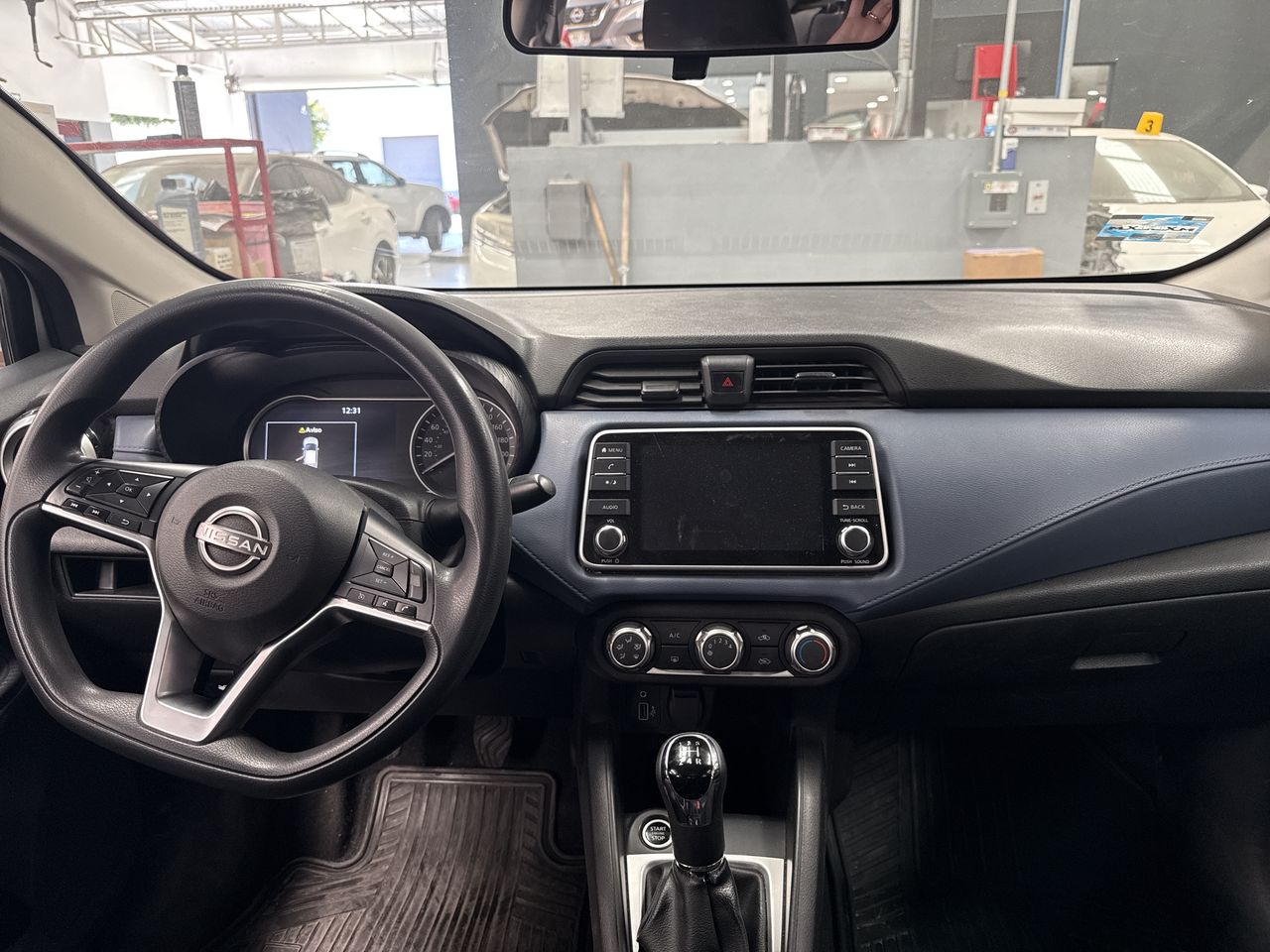 2023 Nissan VERSA ADVANCE MT 23