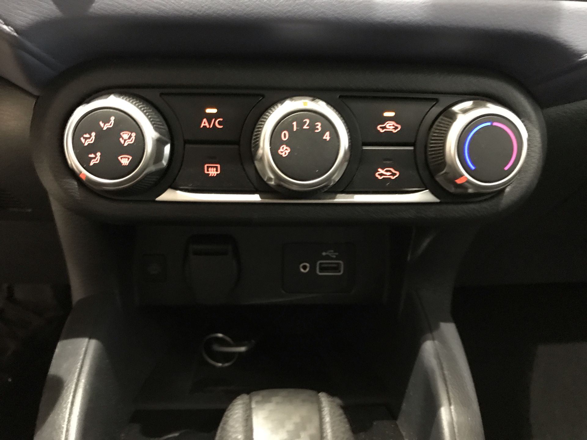 2024 Nissan VERSA ADVANCE CVT 24