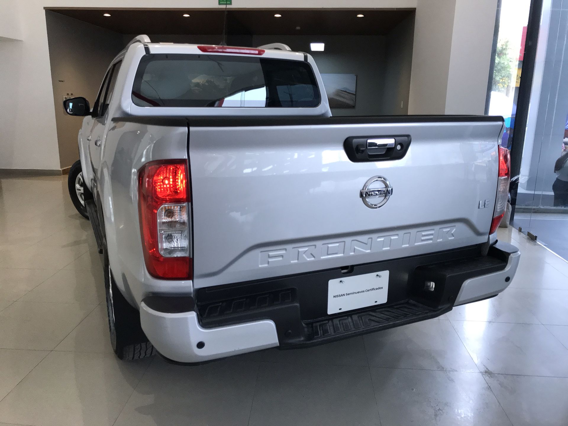 2021 Nissan FRONTIER LE TA 21