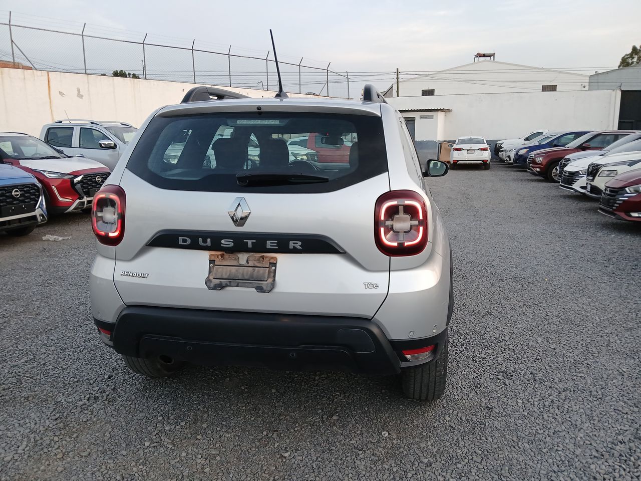 2023 RENAULT DUSTER ICONIC CVT