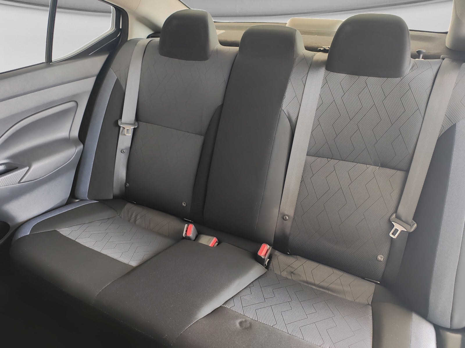 2025 Nissan VERSA ADVANCE MT 25