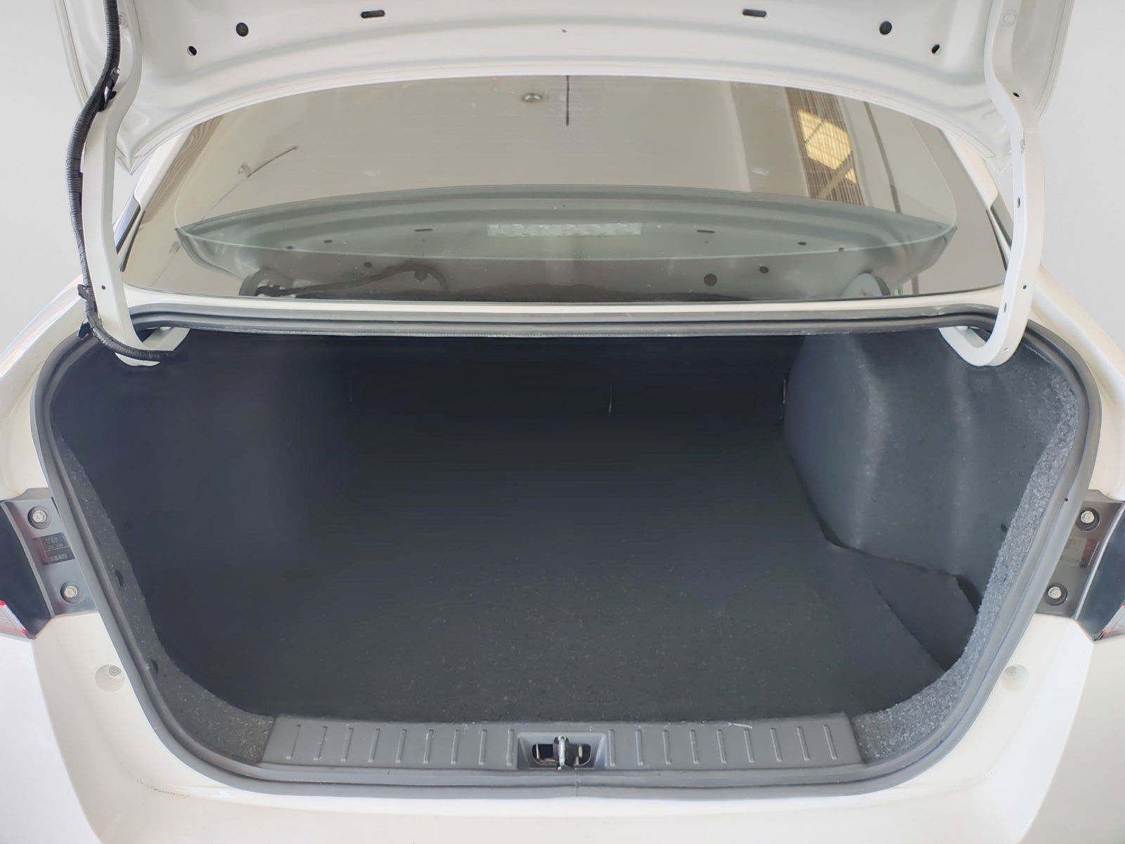 2025 Nissan VERSA ADVANCE MT 25