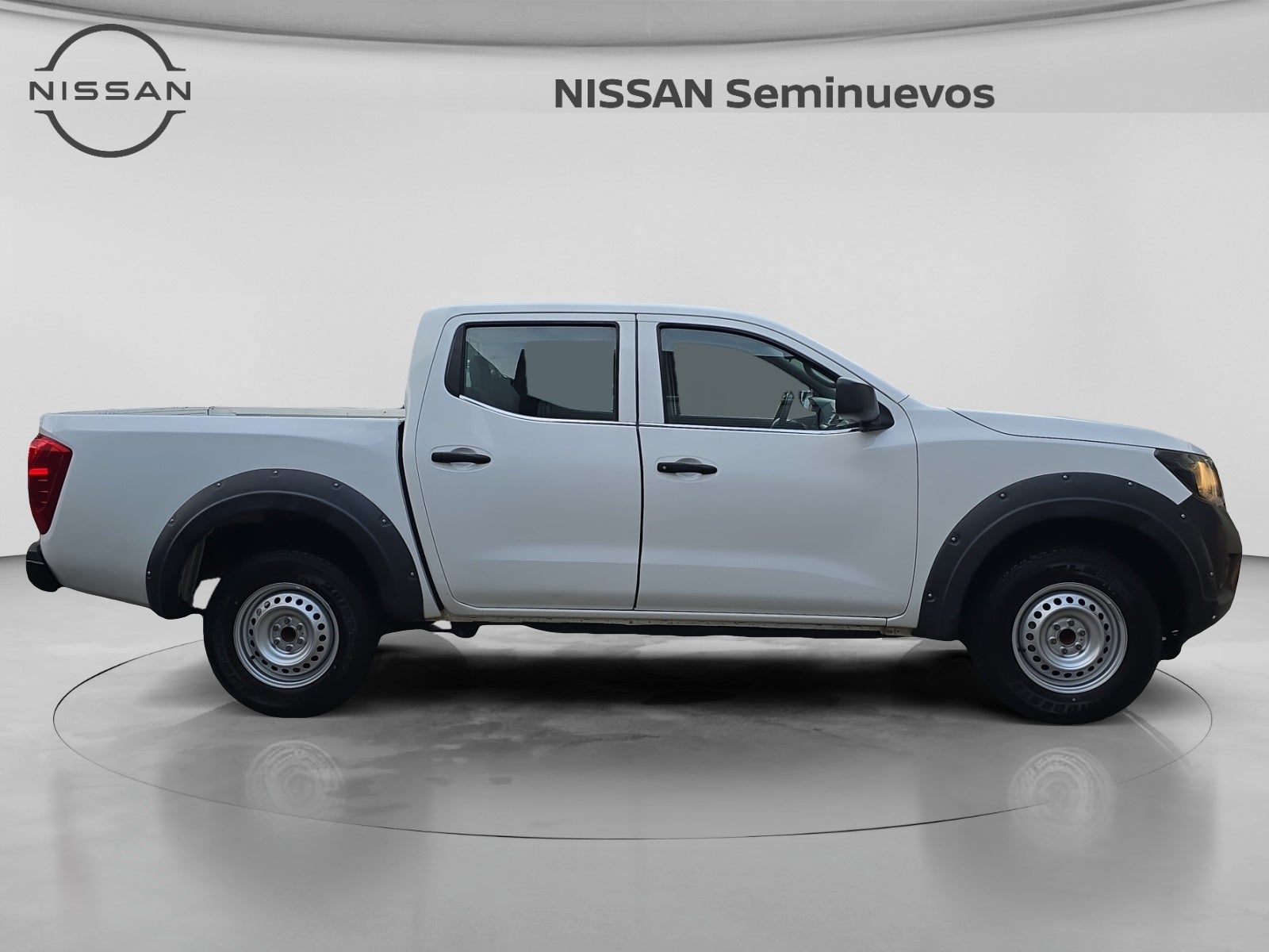 2020 Nissan NP300 DOBLE CABINA DOBLE CABINA S TM AC PAQ. SEG. 6VEL