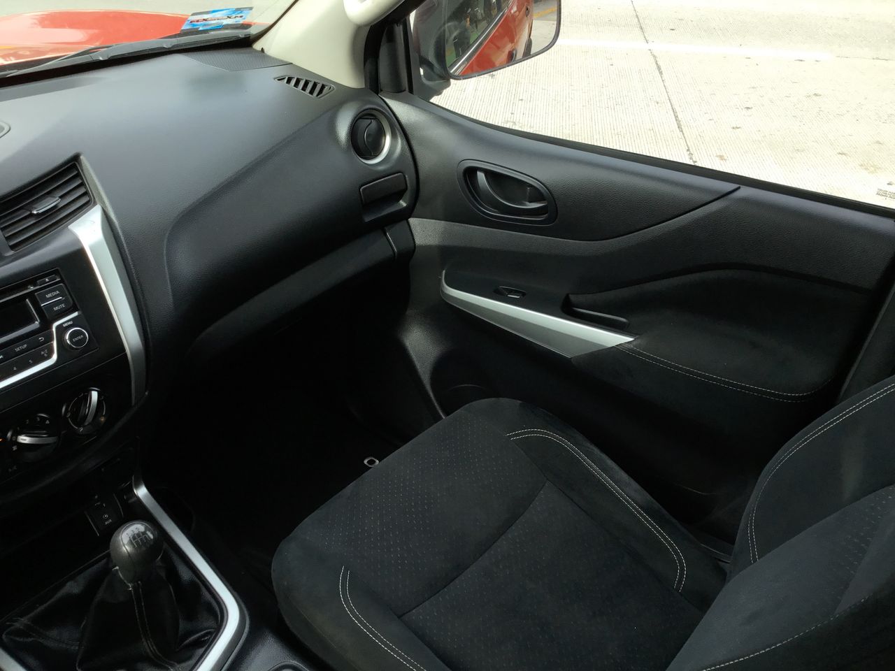 2016 Nissan PICKUP DOBLE CABINA SE TM AC 6VEL