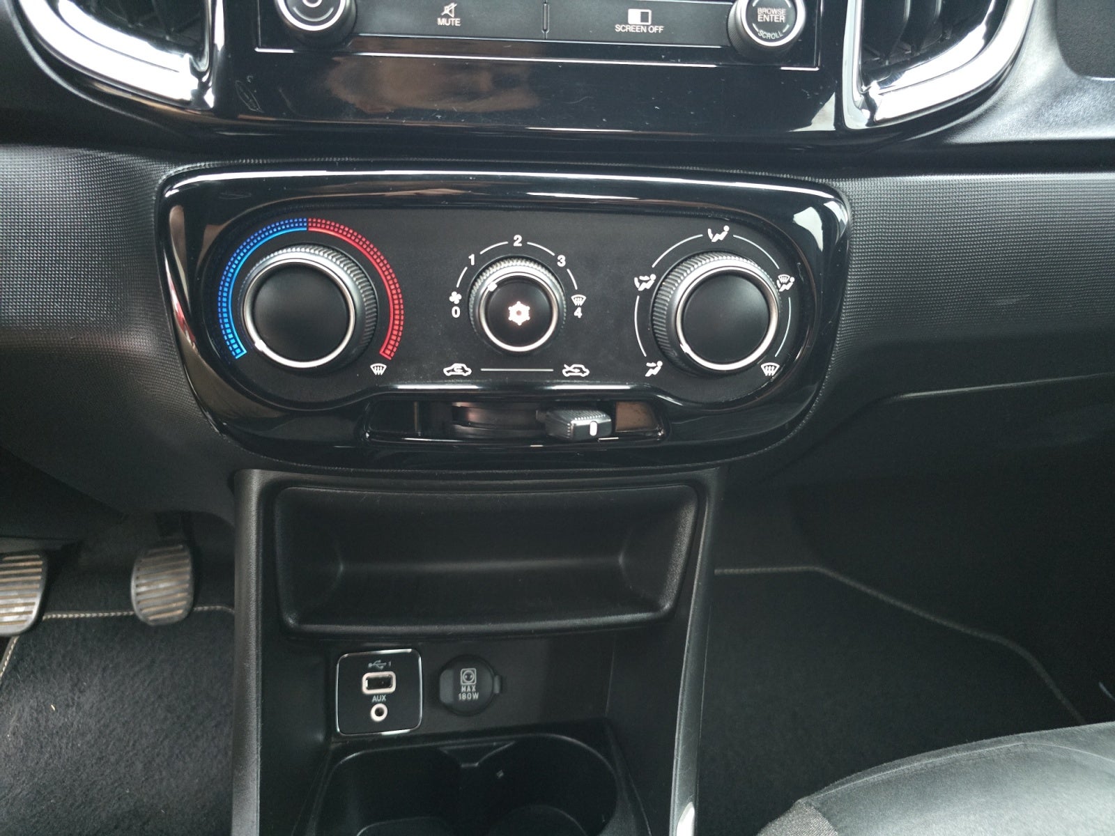 2022 RAM JOURNEY LARAMIE CREW CAB