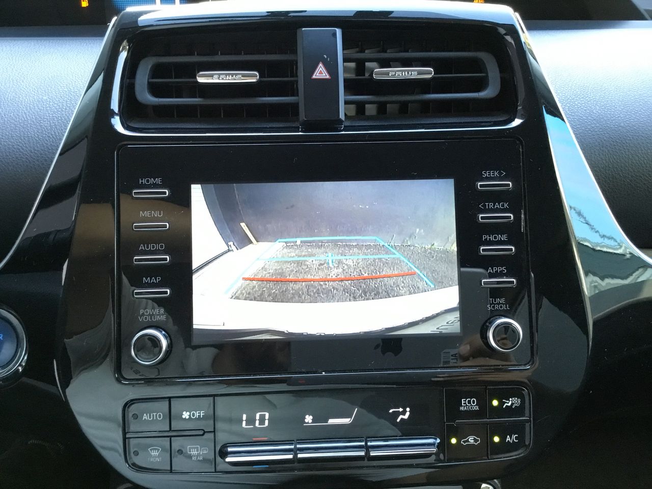 2020 Toyota PRIUS BASE