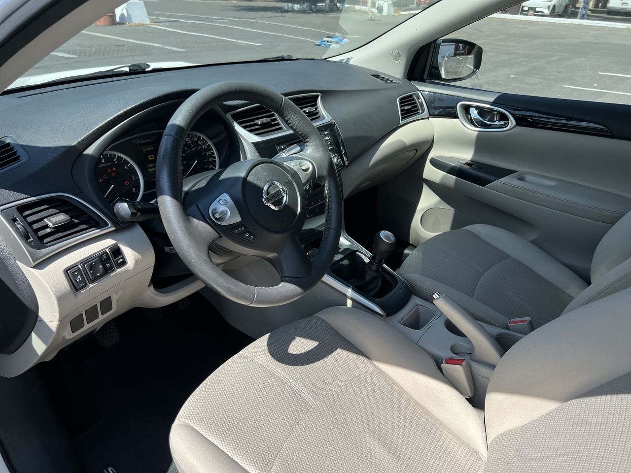 2017 Nissan SENTRA ADVANCE MT