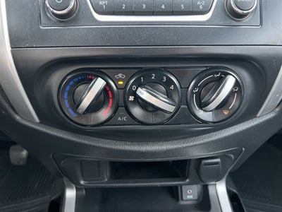 2020 Nissan NP300 FRONTIER XE T/M AC PAQ. SEG.6 VEL