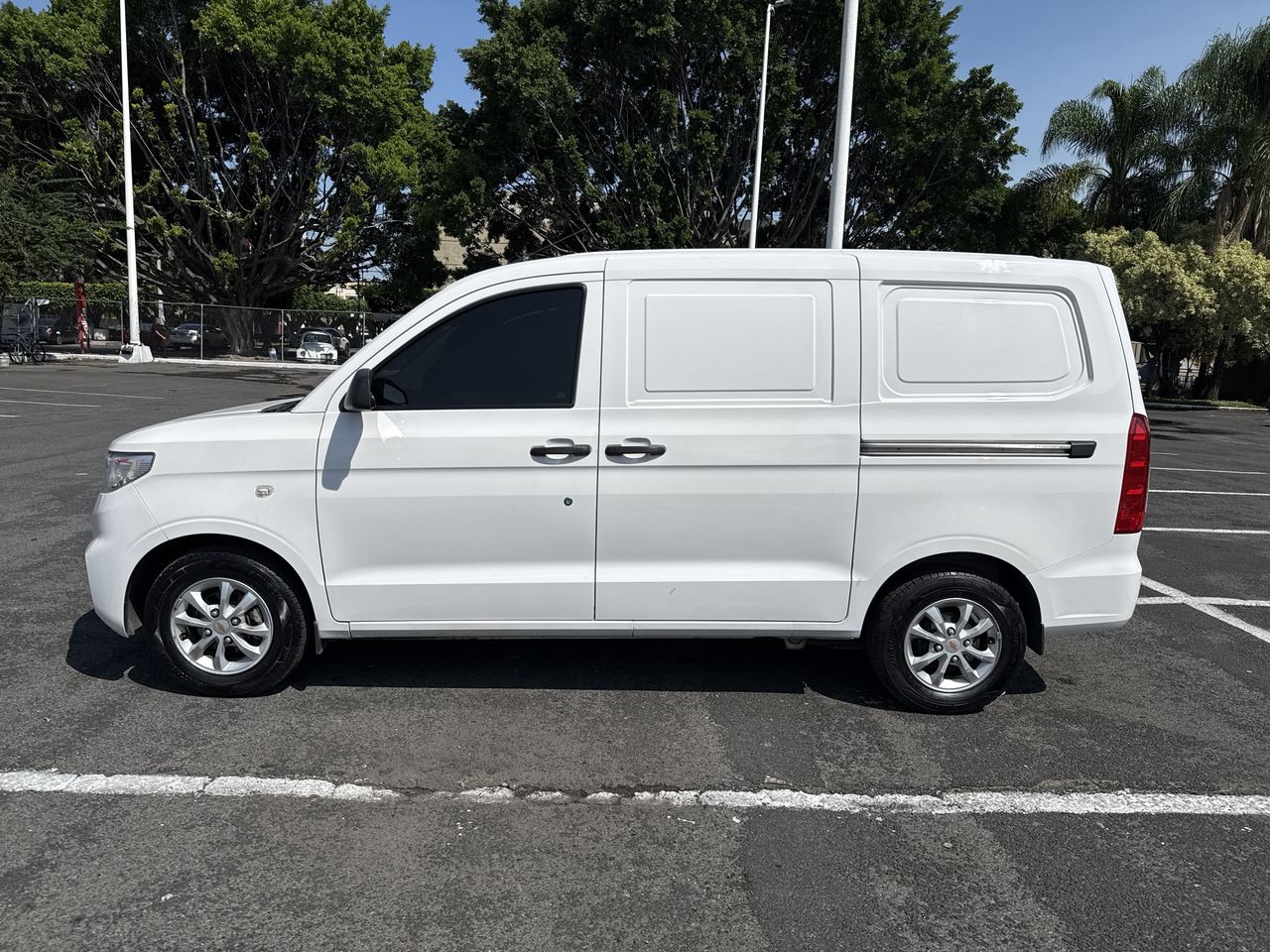 2023 Chevrolet TORNADO VAN LS B