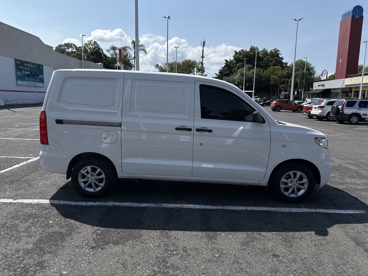 2023 Chevrolet TORNADO VAN LS B