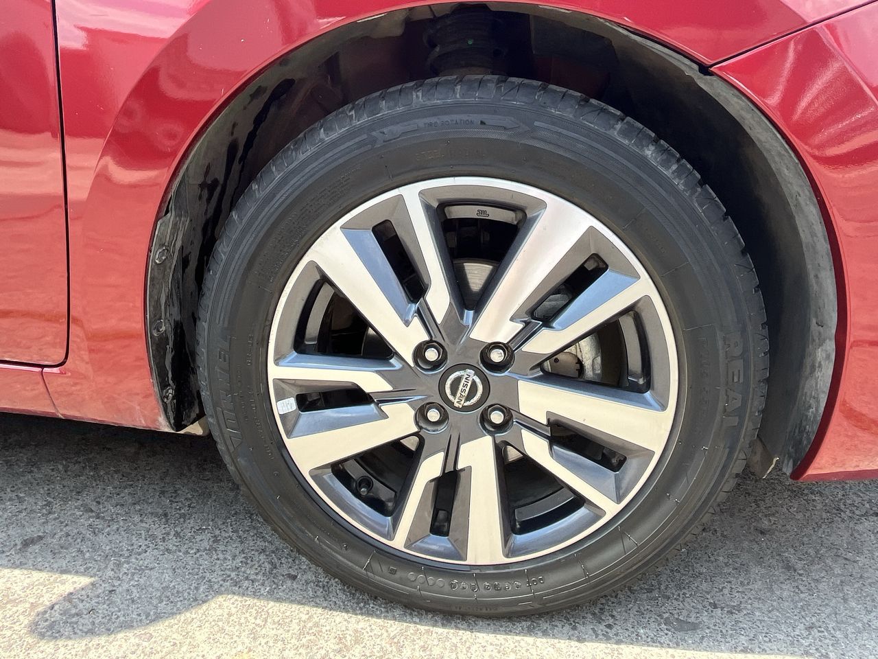 2020 Nissan VERSA ADVANCE MT