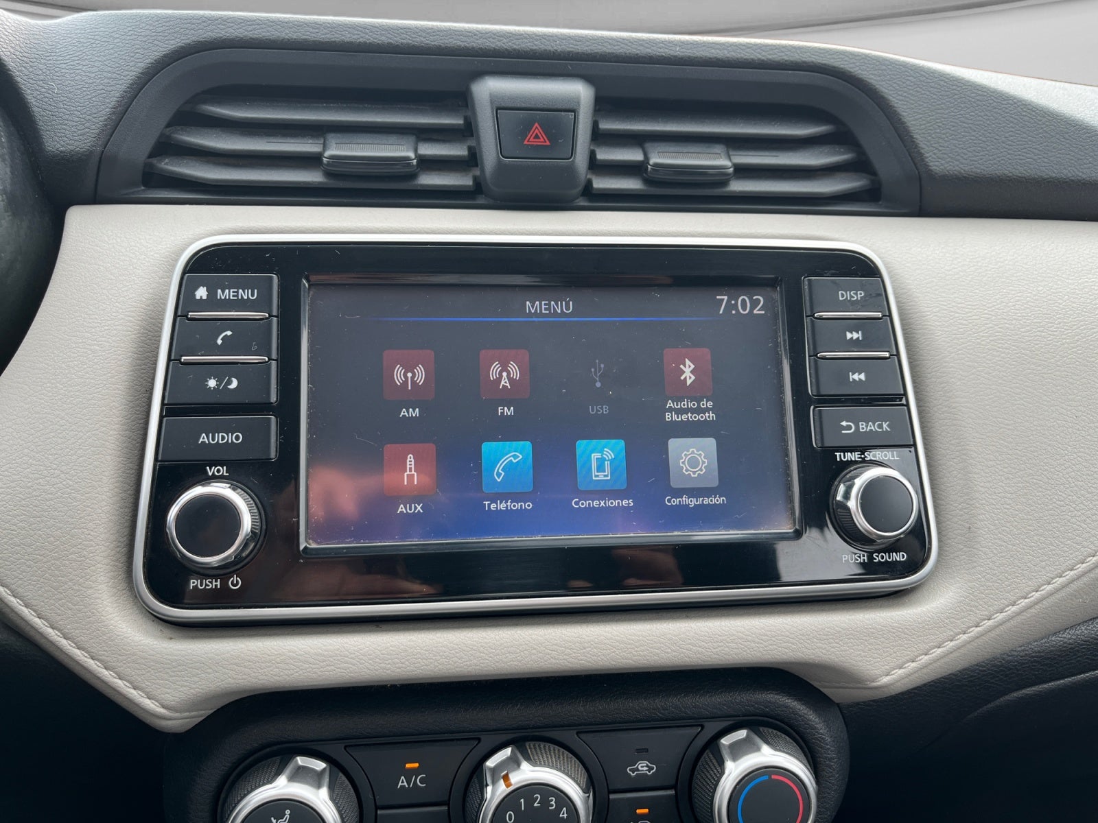 2022 Nissan VERSA ADVANCE MT 22