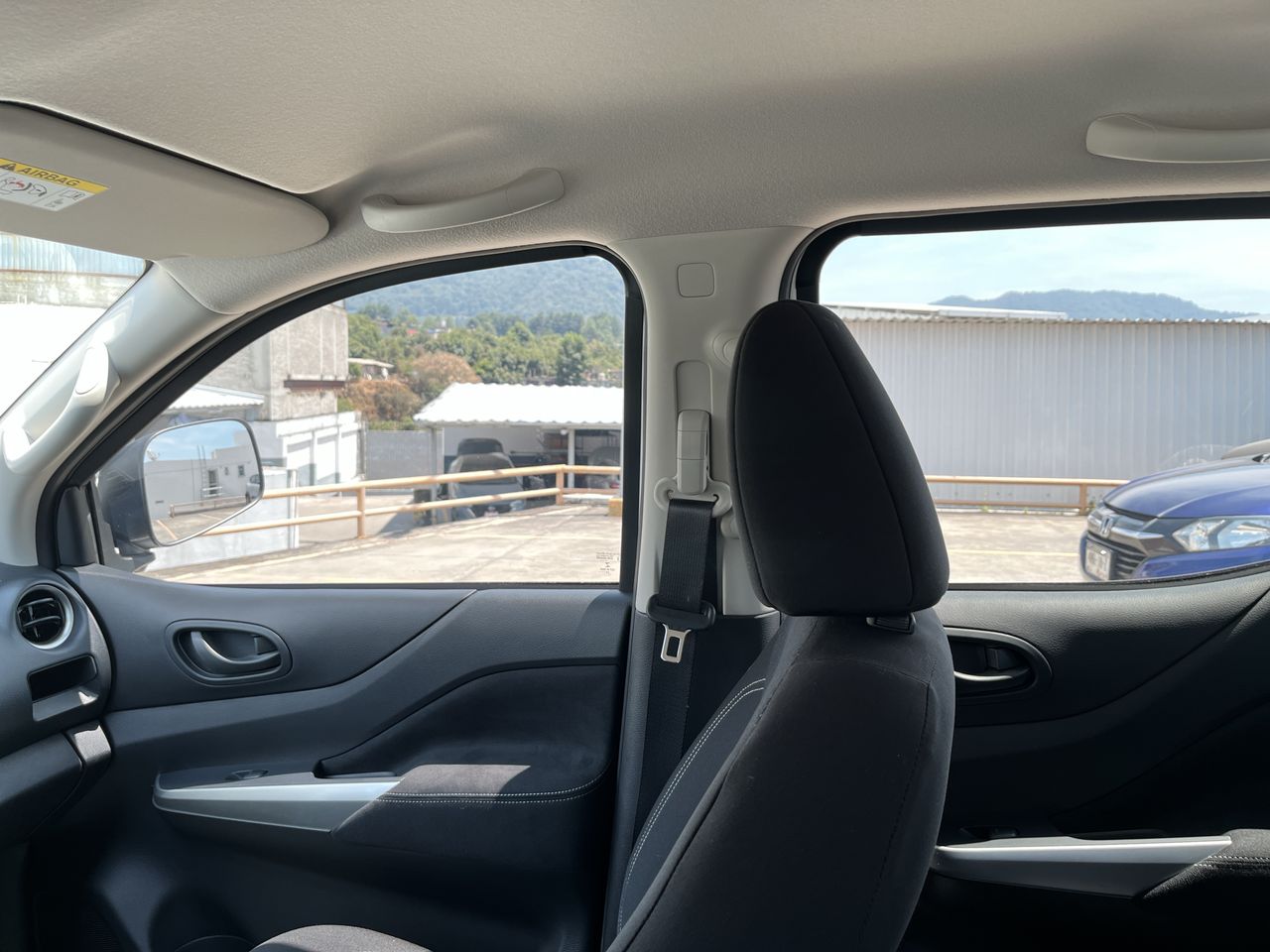 2020 Nissan FRONTIER DOBLE CABINA SE TM AC PAQ SEG 6VEL