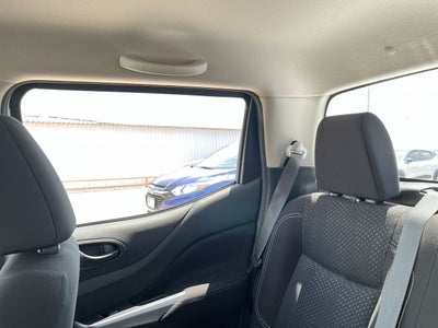 2020 Nissan FRONTIER DOBLE CABINA SE TM AC PAQ SEG 6VEL