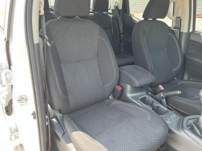 2020 Nissan FRONTIER DOBLE CABINA SE TM AC PAQ SEG 6VEL