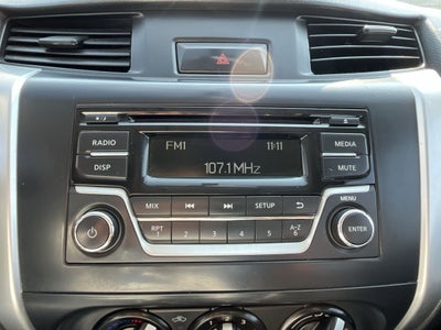 2017 Nissan FRONTIER DOBLE CABINA SE TM AC PAQ SEG 6VEL